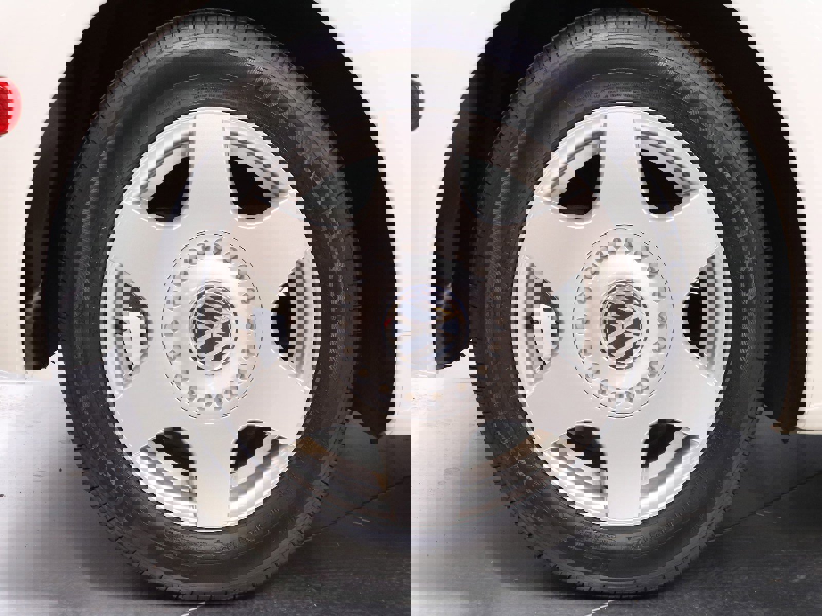 1998 Volkswagen New Beetle 24