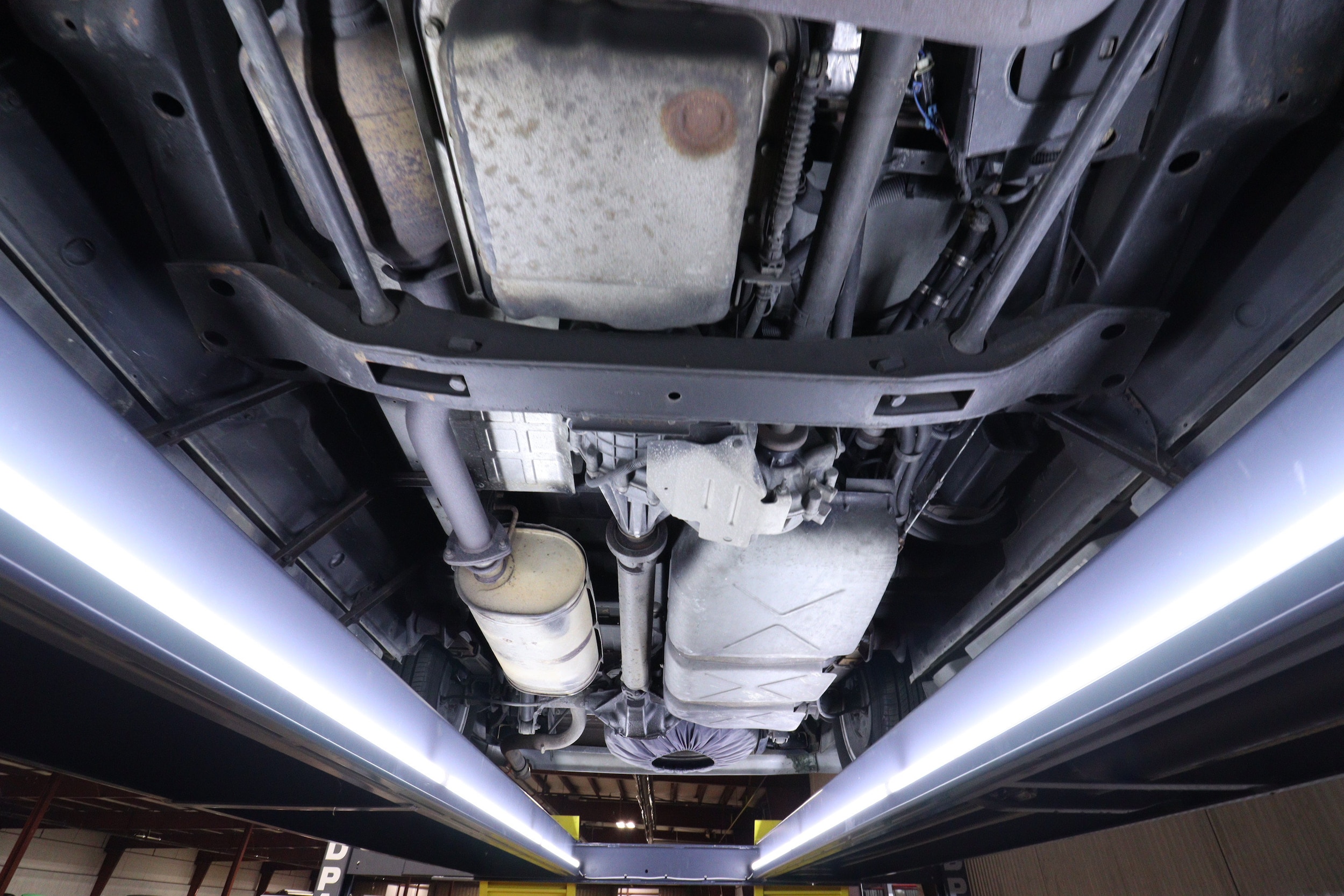 2001 Chevrolet Astro Cargo Van 44