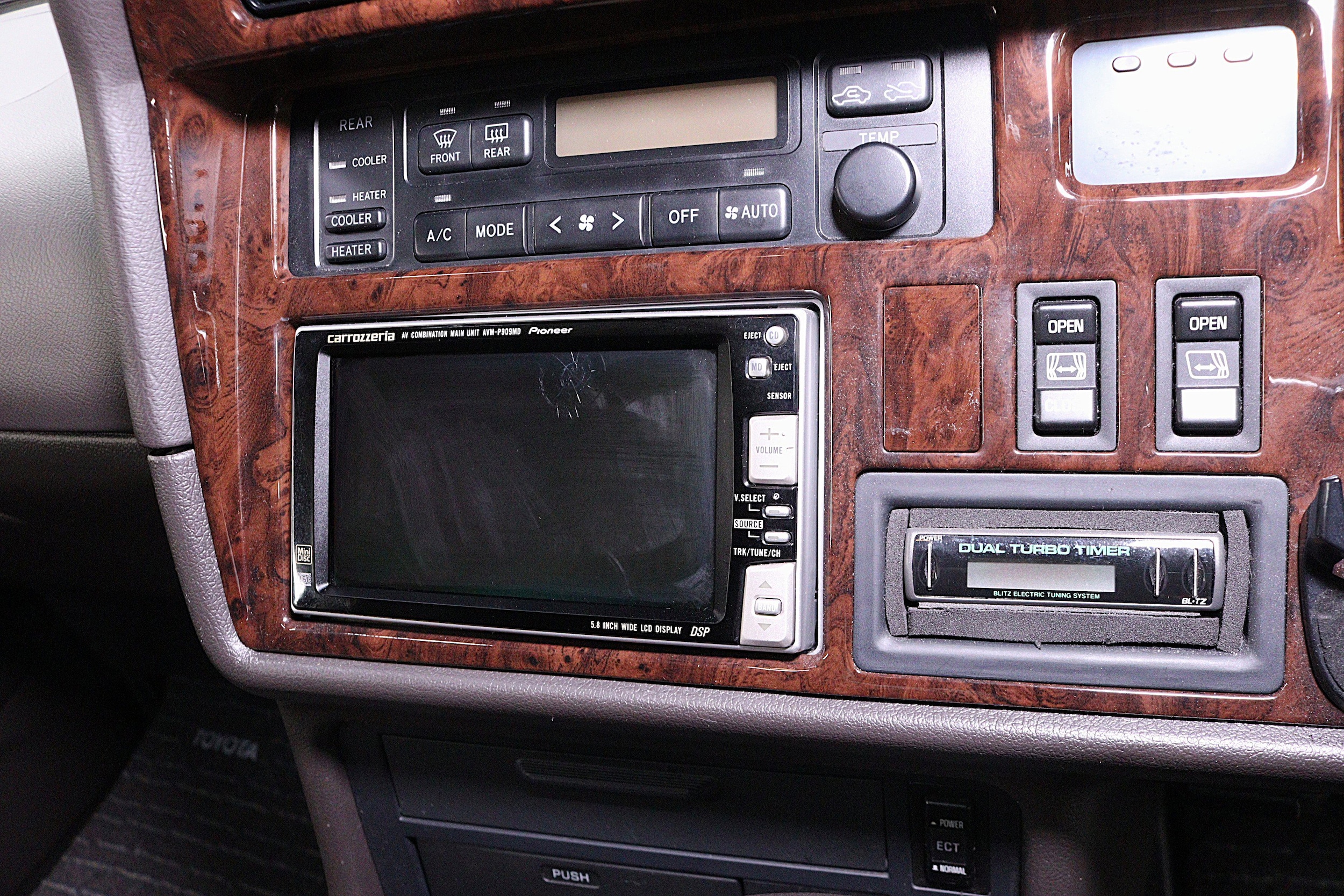 1997 Toyota Hiace 13