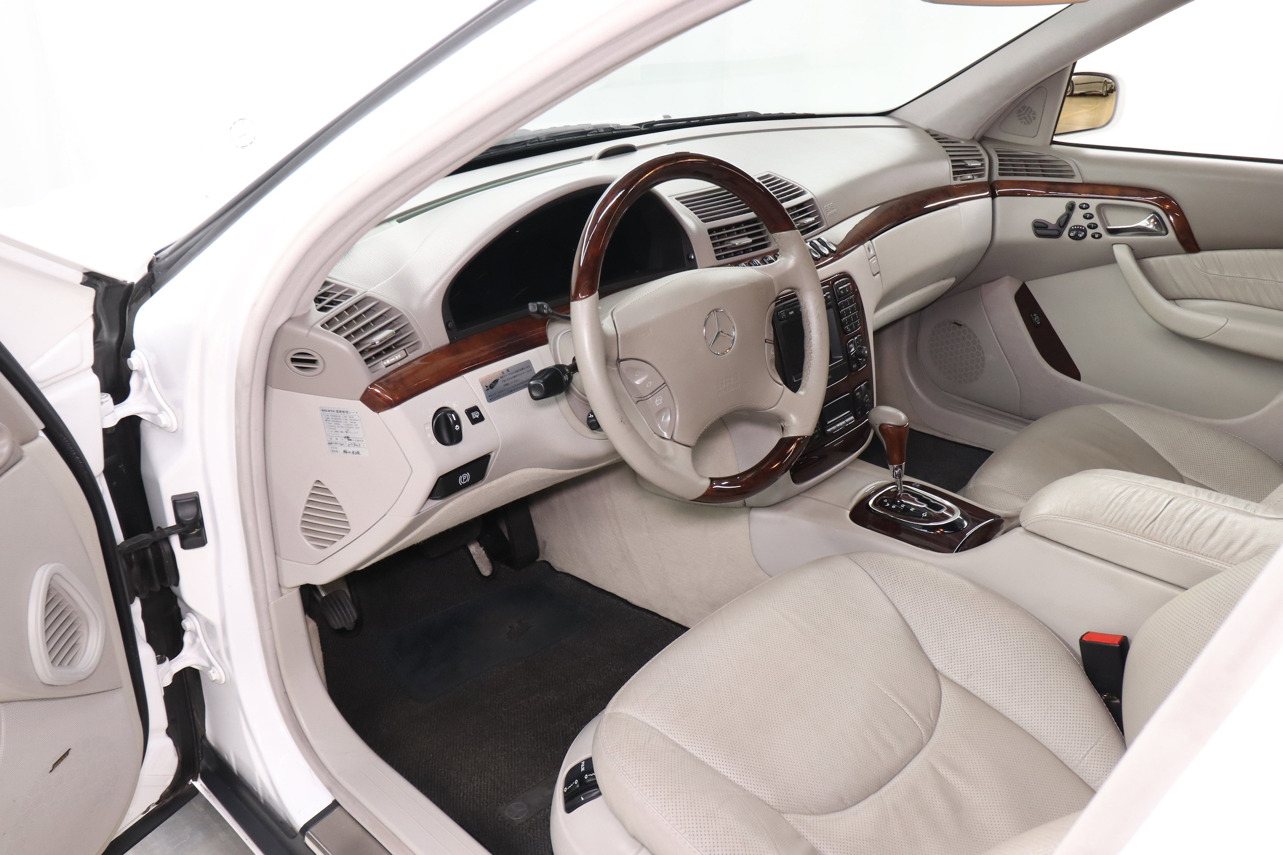 2000 Mercedes-Benz S500 11