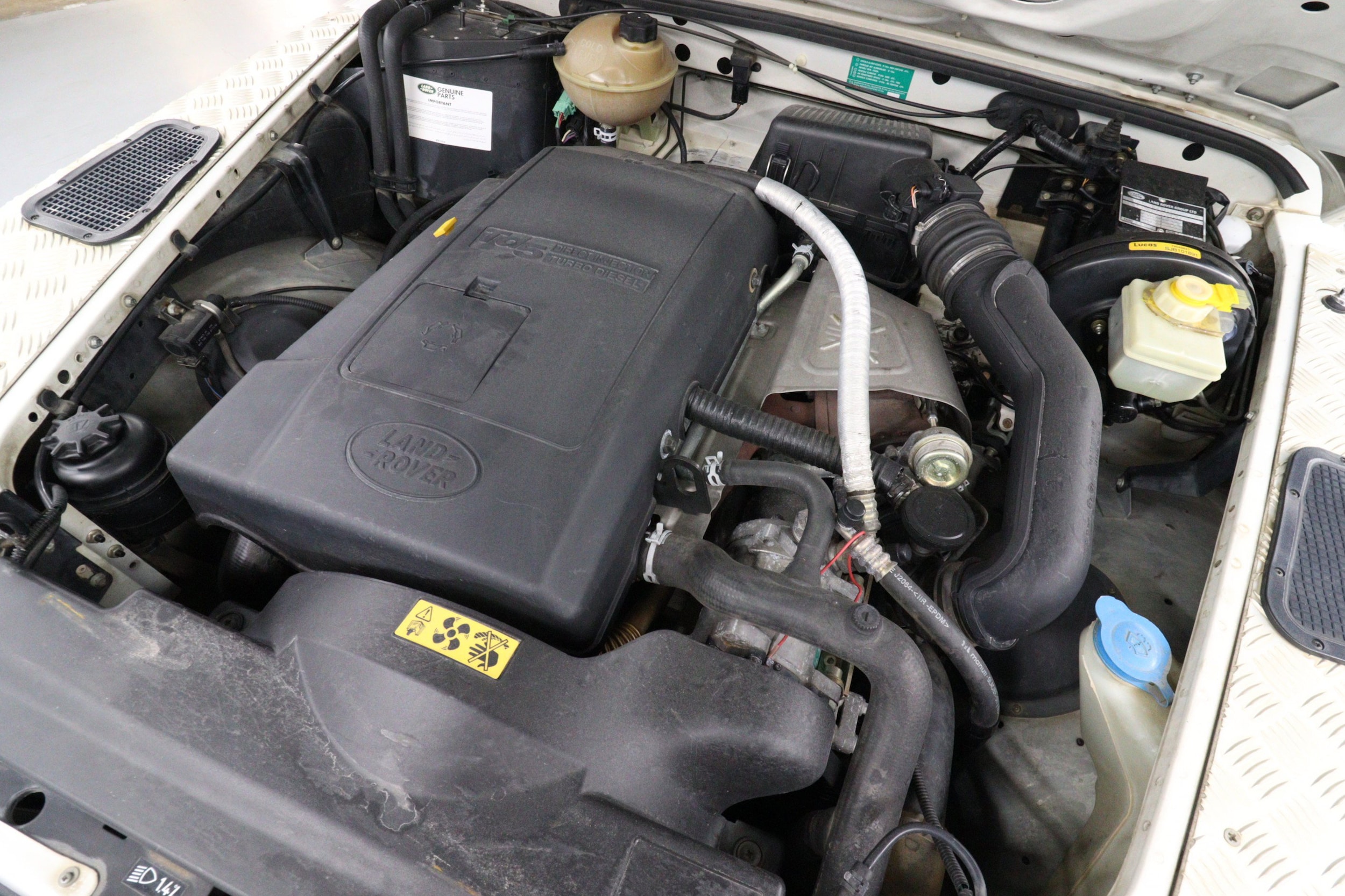 2001 Land Rover Defender 28