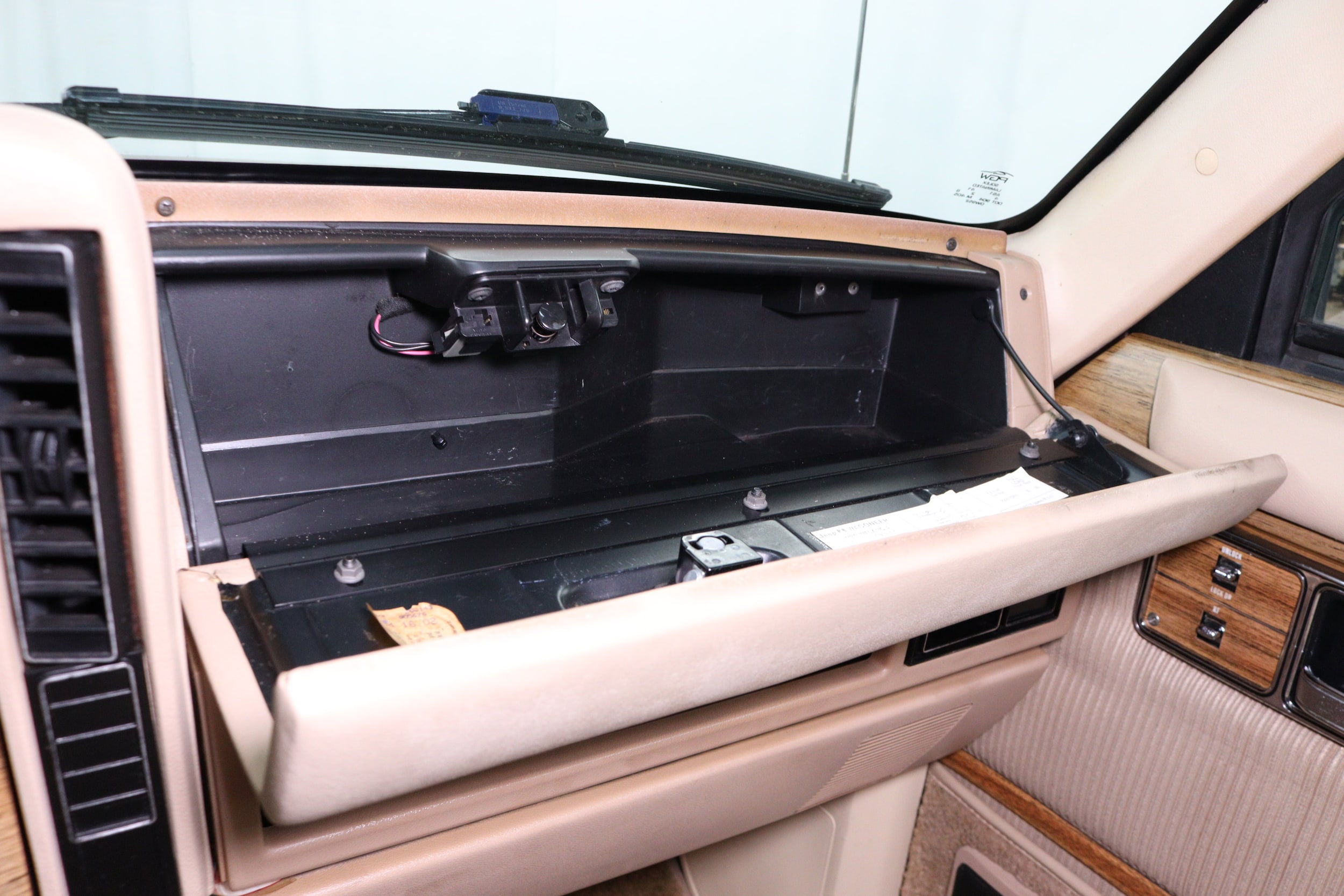 1989 Jeep Wagoneer Limited 59
