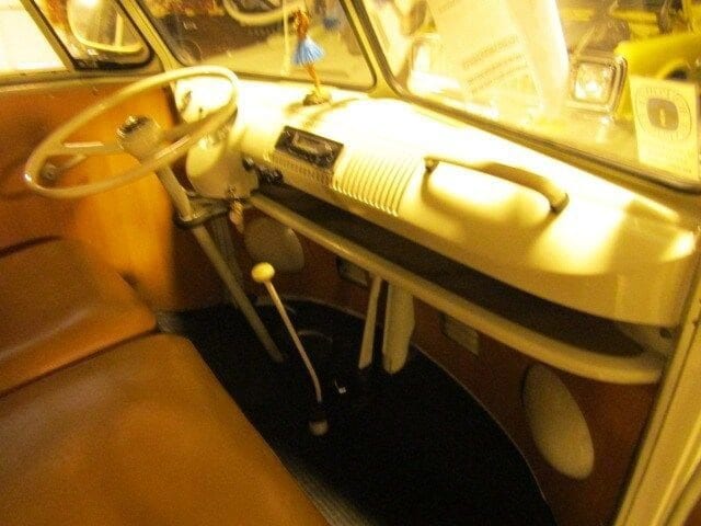 1967 Volkswagen Bus 11