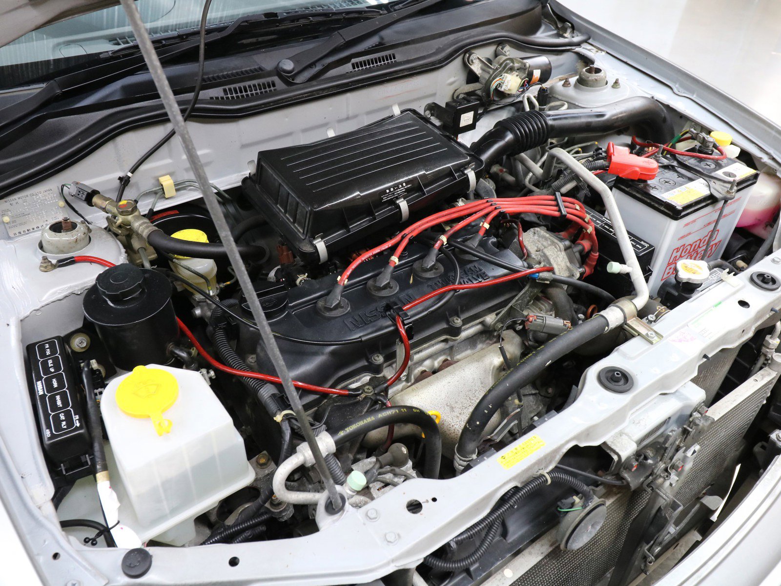 1998 Nissan March 24