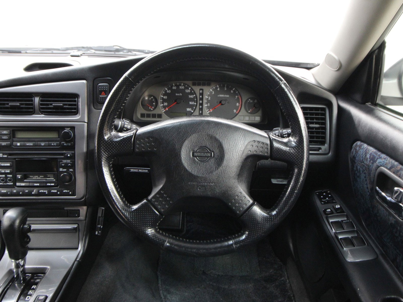 1996 Nissan Stagea 10