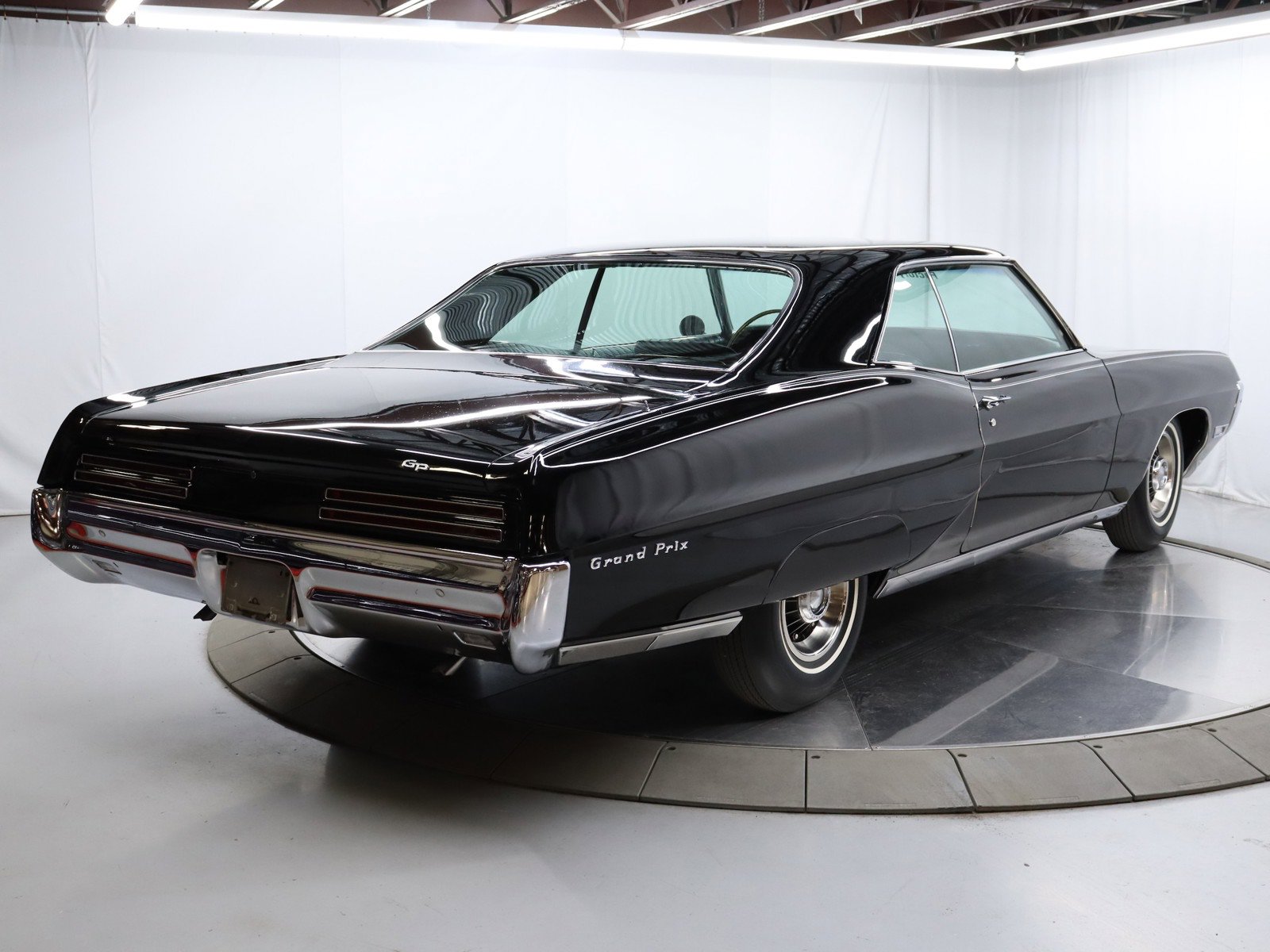 1967 Pontiac Grand Prix 16