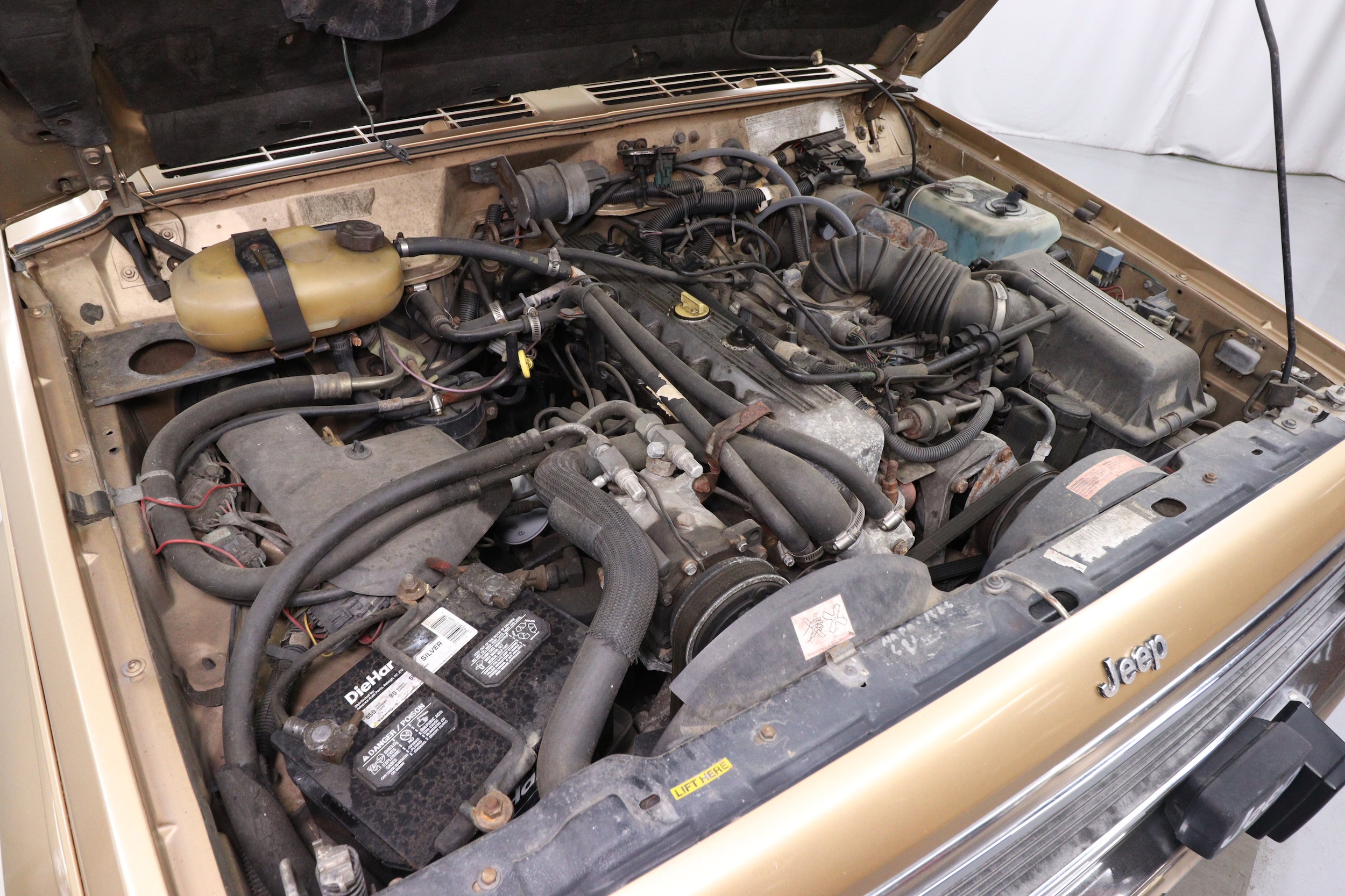 1987 Jeep Wagoneer 23