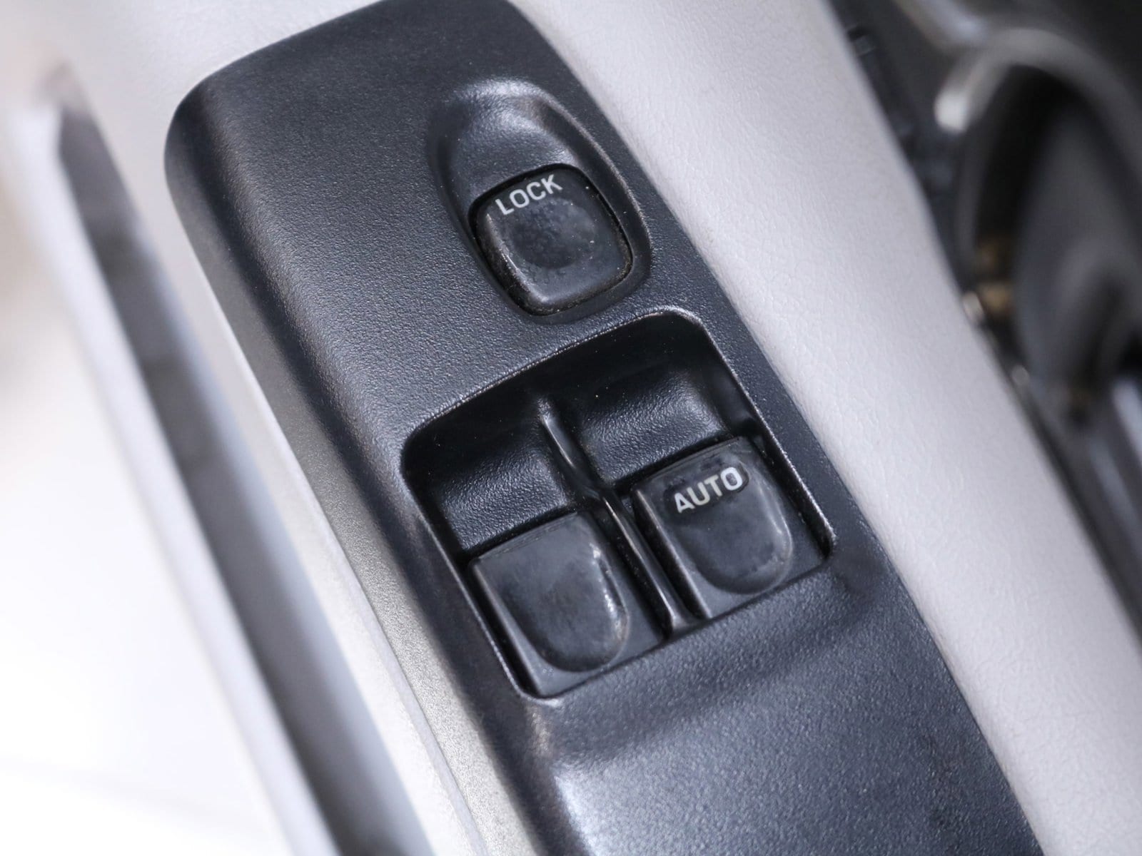 1997 Isuzu Vehicross 51