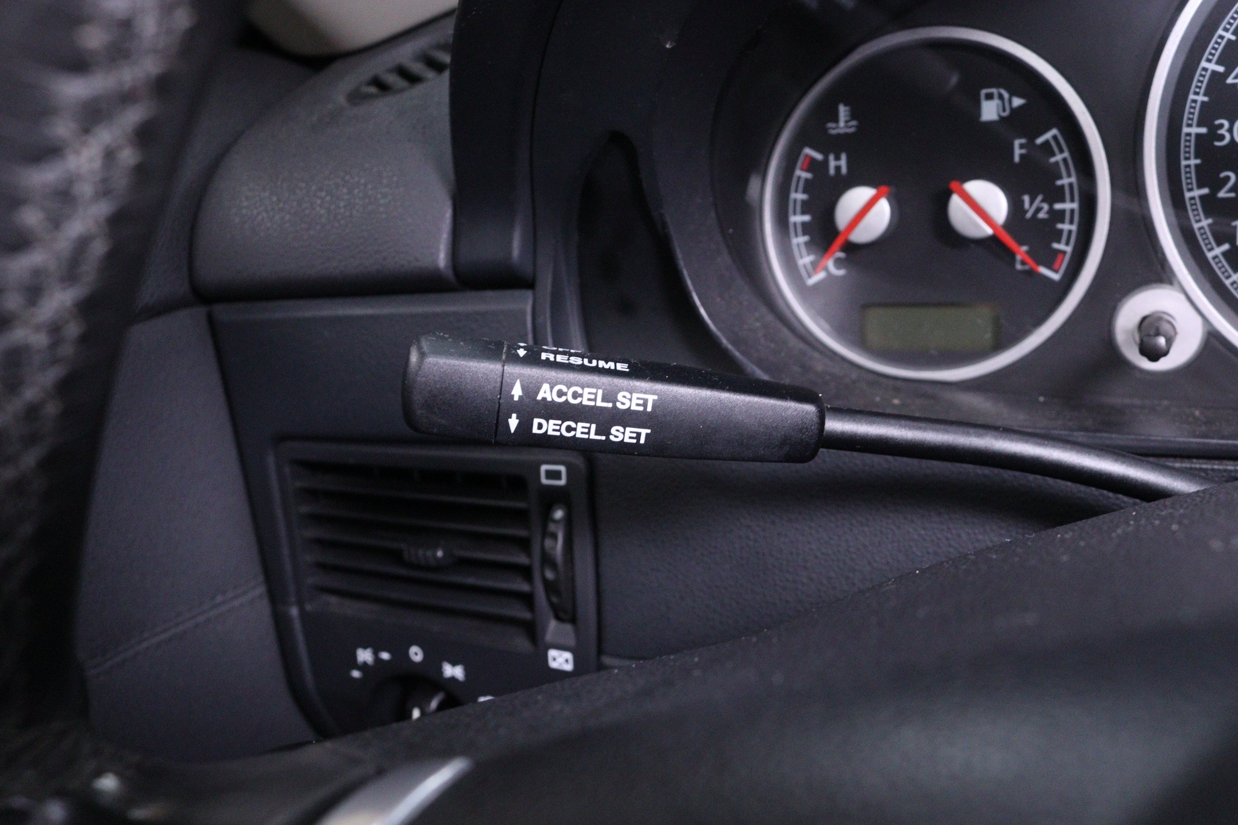 2005 Chrysler Crossfire 65