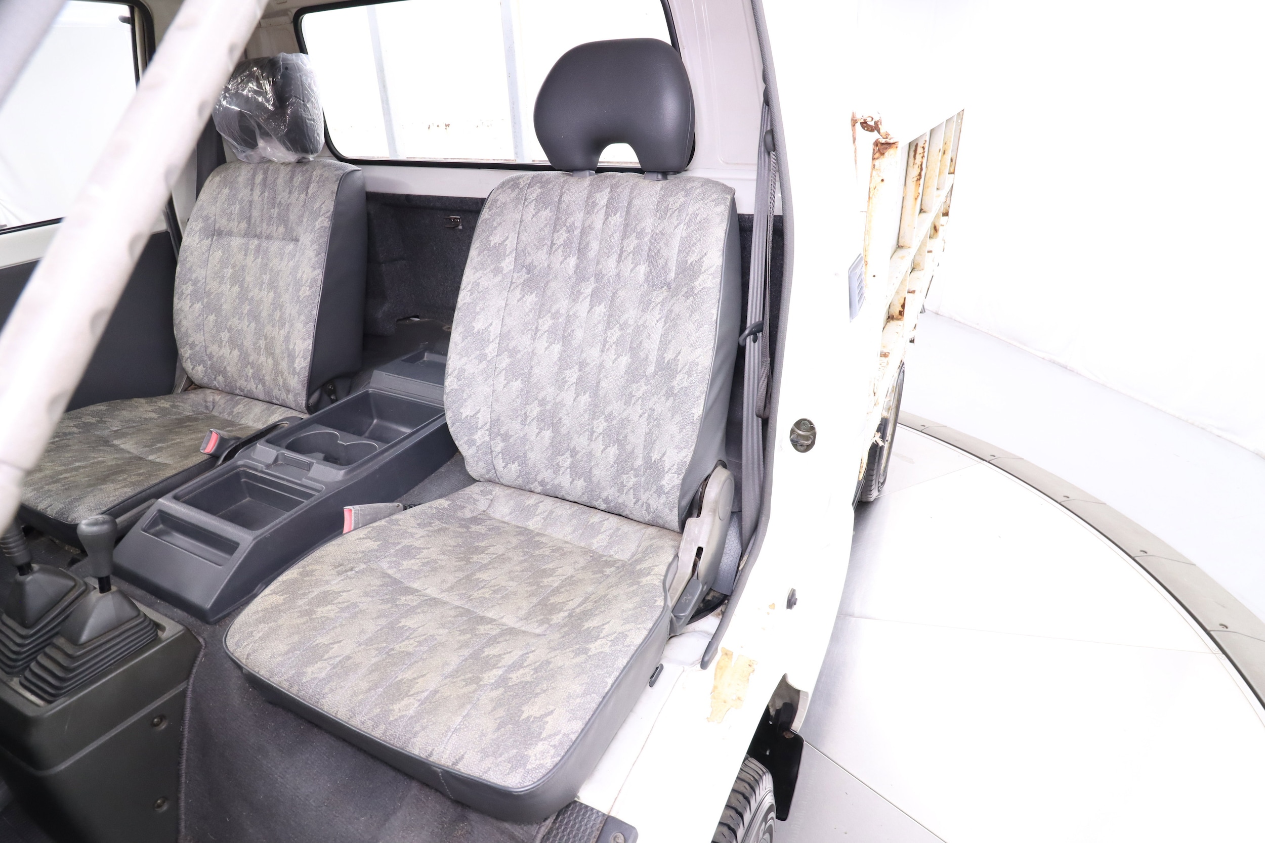 1997 Mitsubishi Delica 19