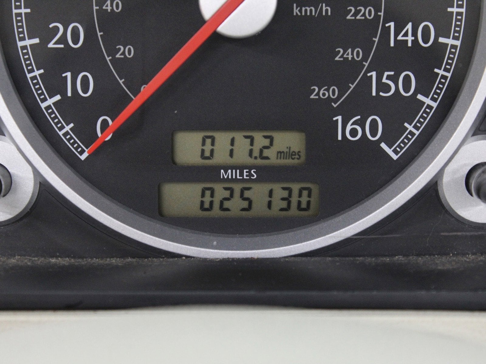 2005 Chrysler Crossfire 41