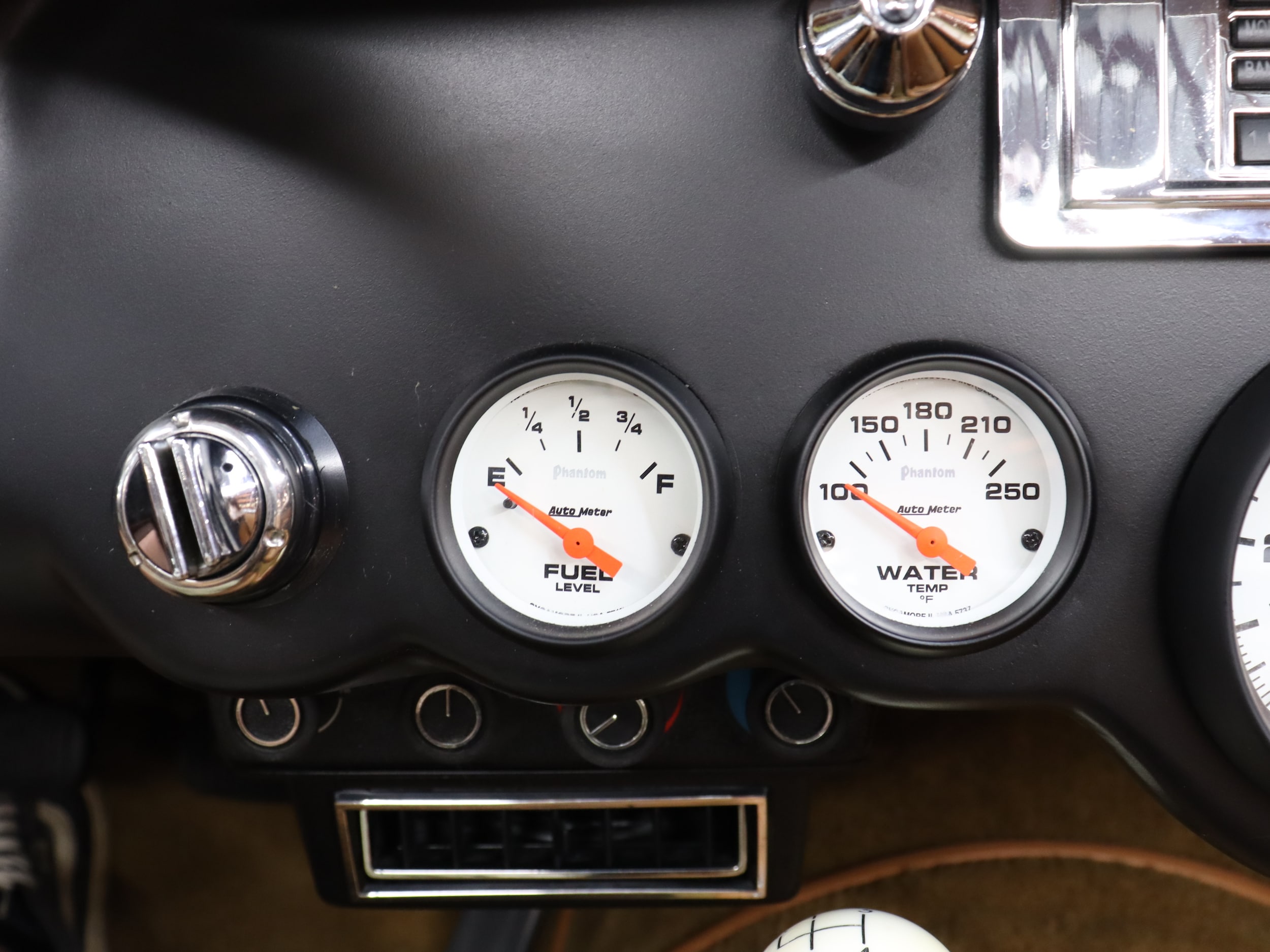 1957 Chevrolet Corvette 15