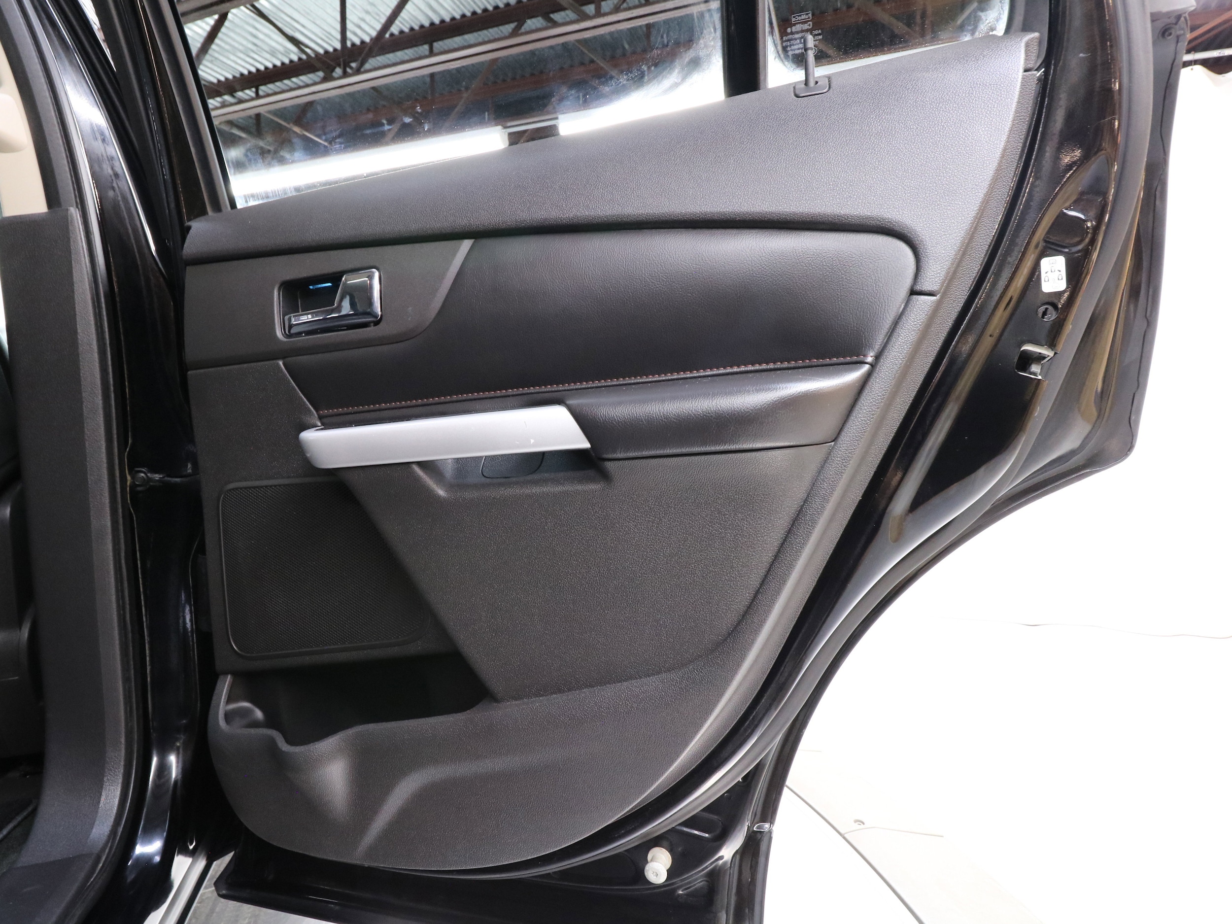 2011 Ford Edge 23
