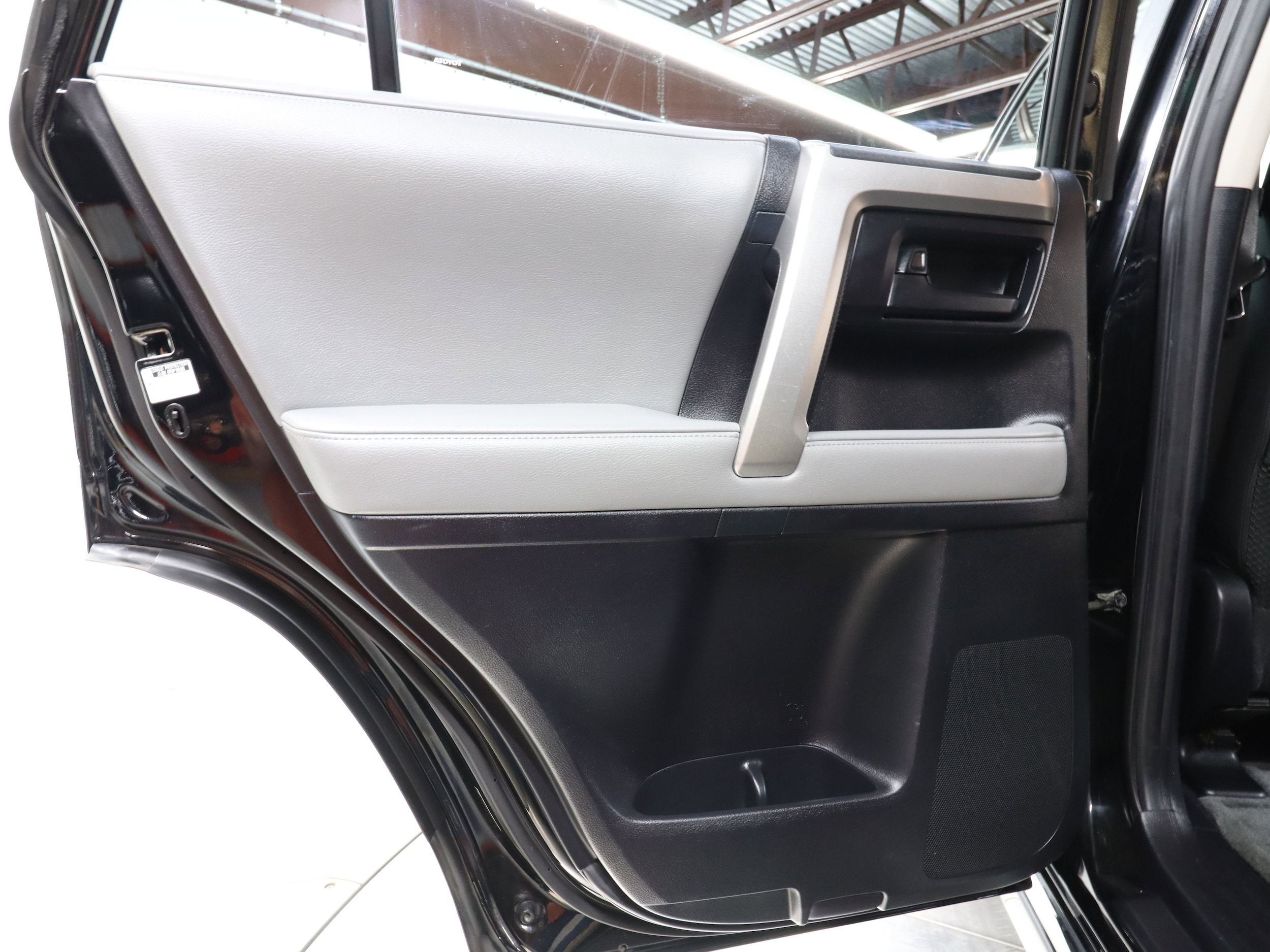 2010 Toyota 4Runner 27