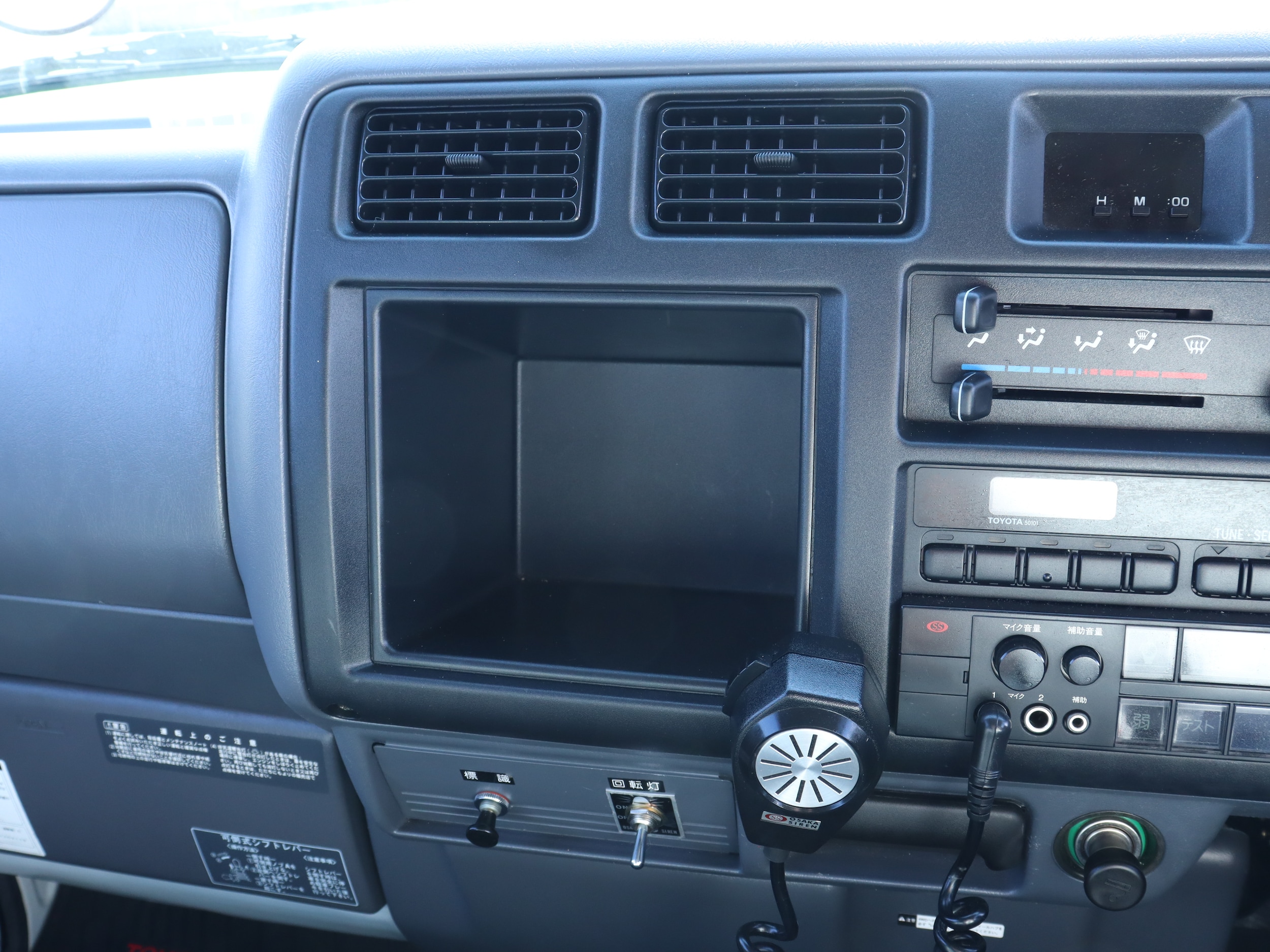 1997 Toyota Toyoace 11