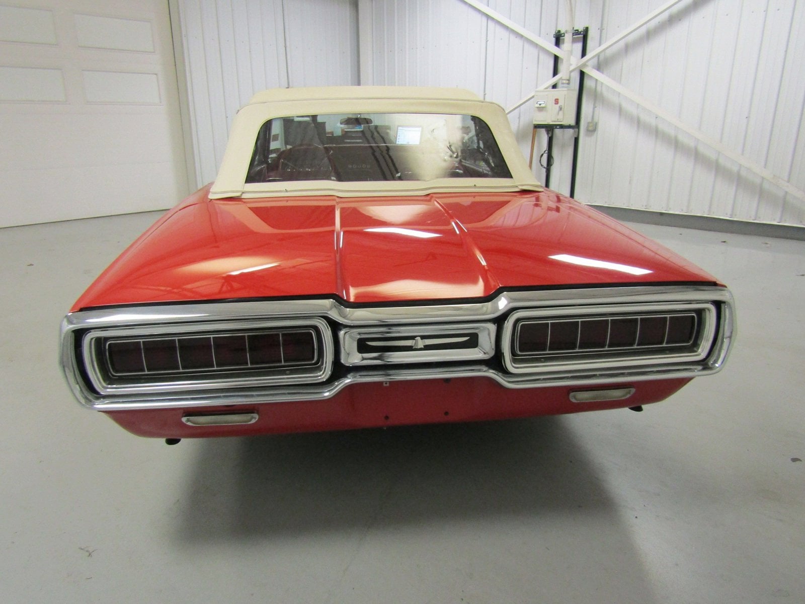 1965 Ford Thunderbird 12