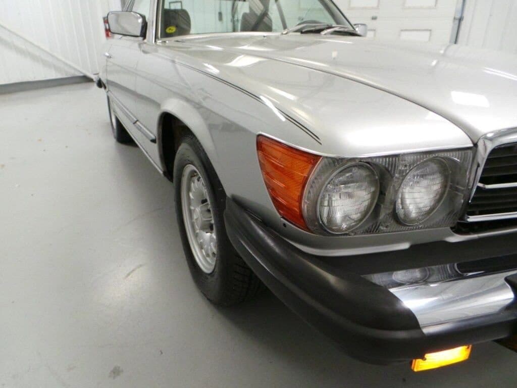 1982 Mercedes-Benz 380 SL 32
