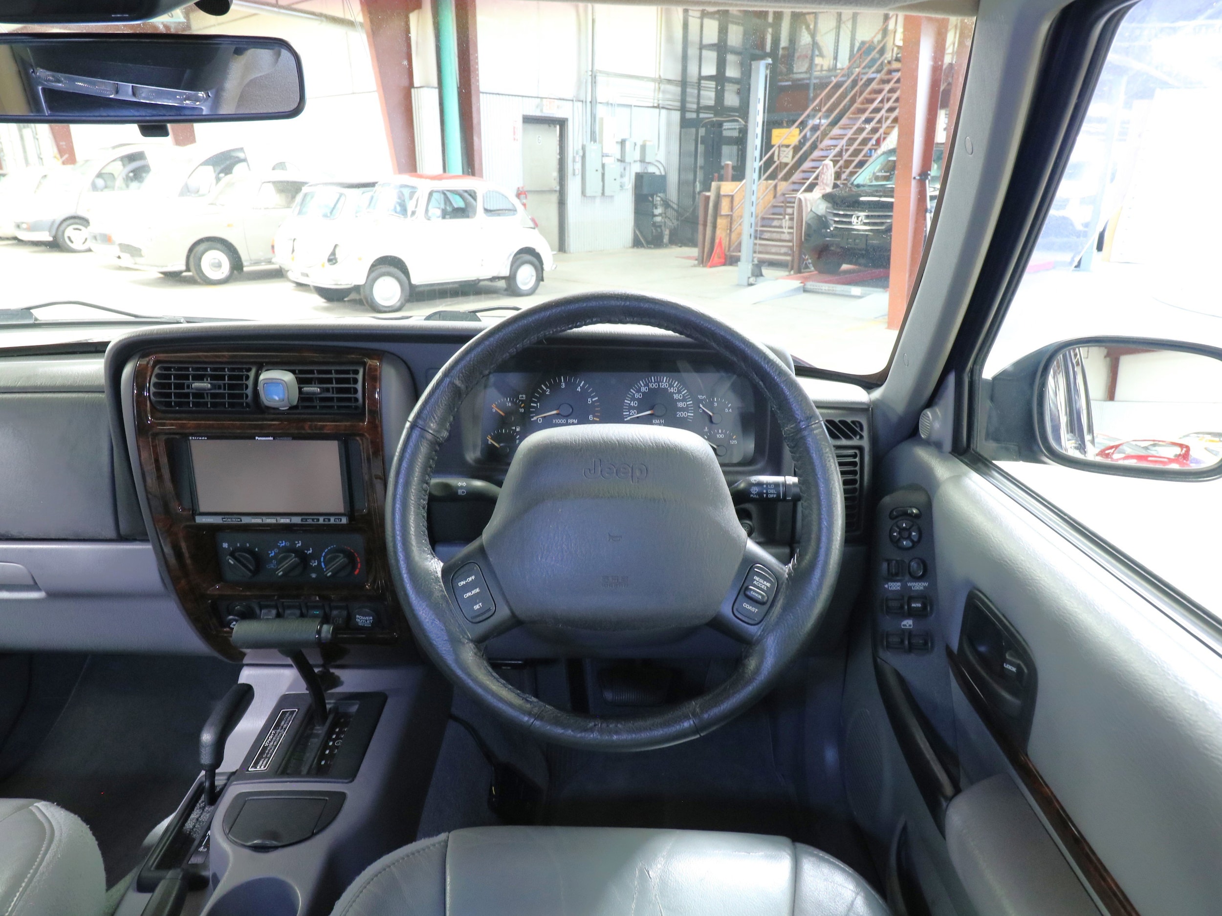 1999 Jeep Cherokee 10