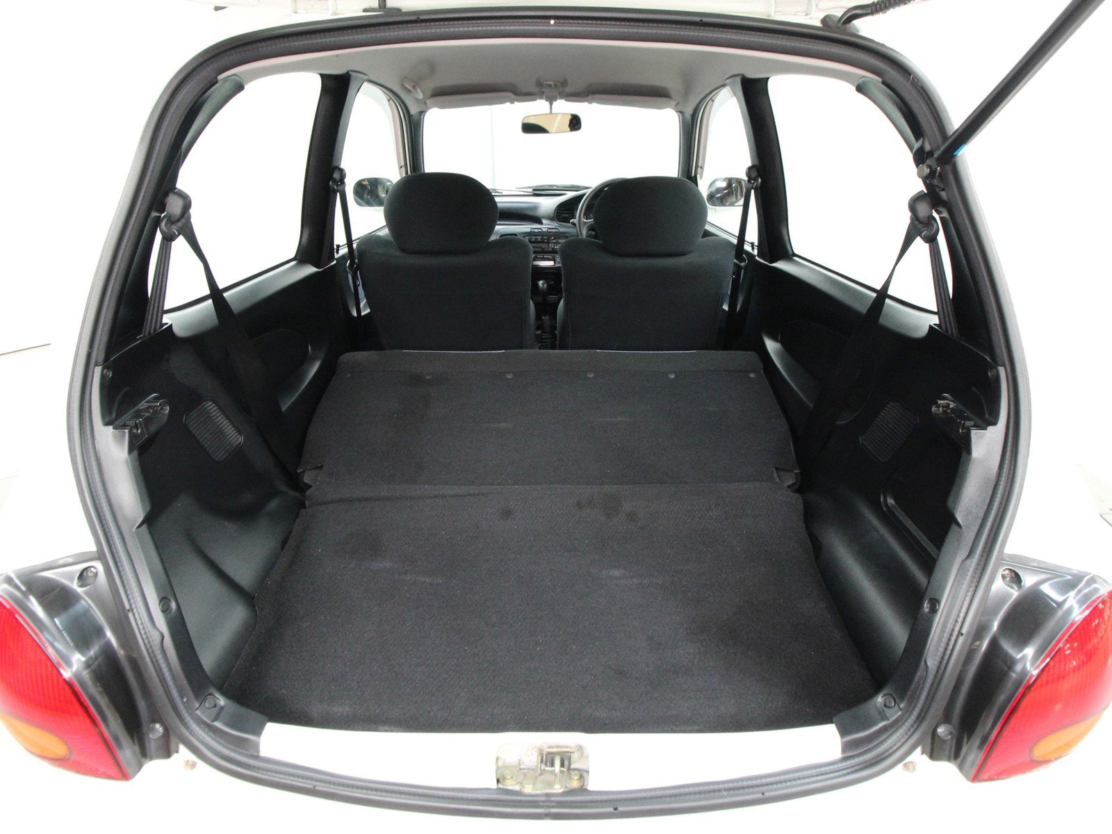 1995 Mitsubishi Minica 24