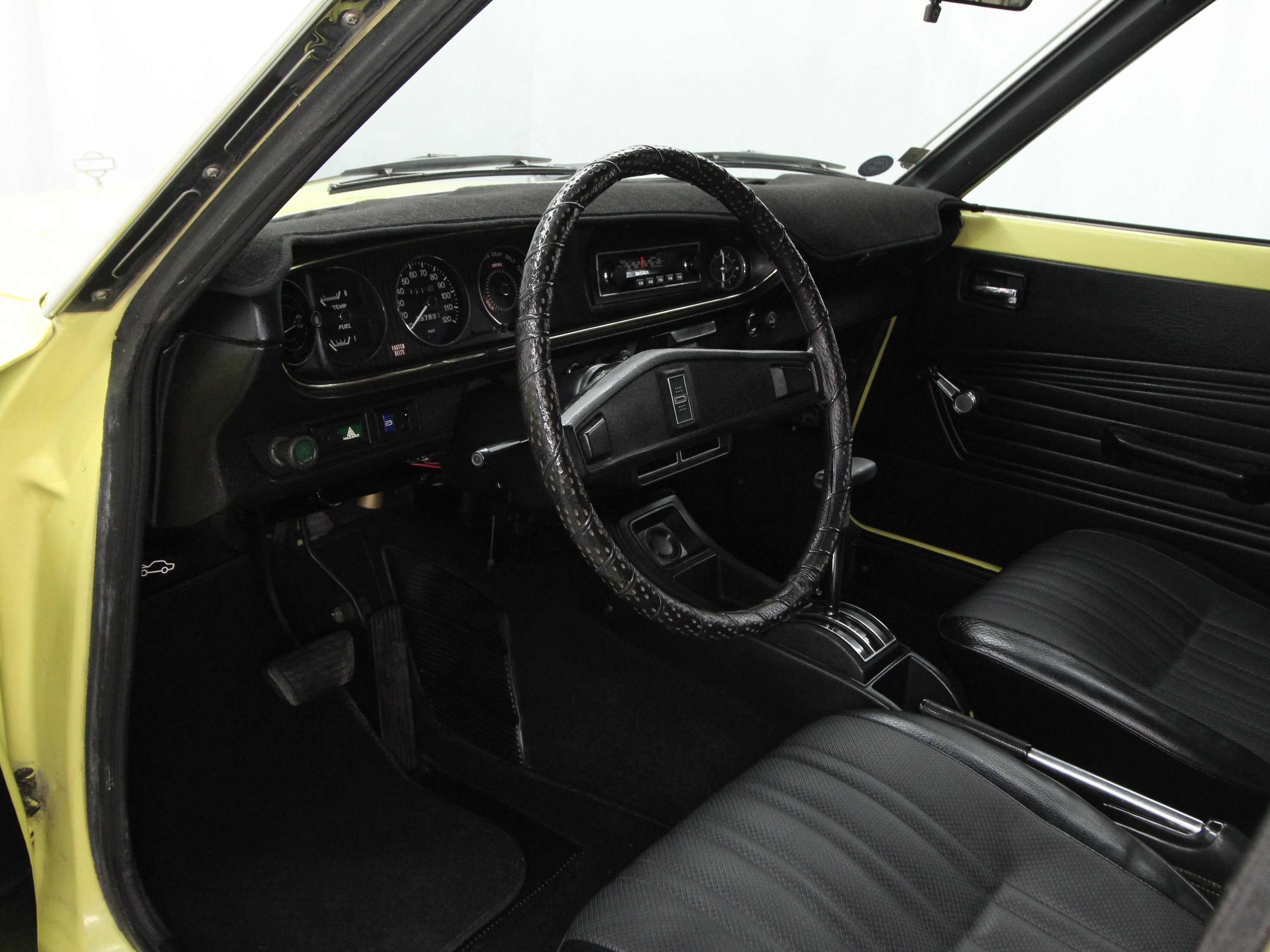 1974 Datsun 710 9