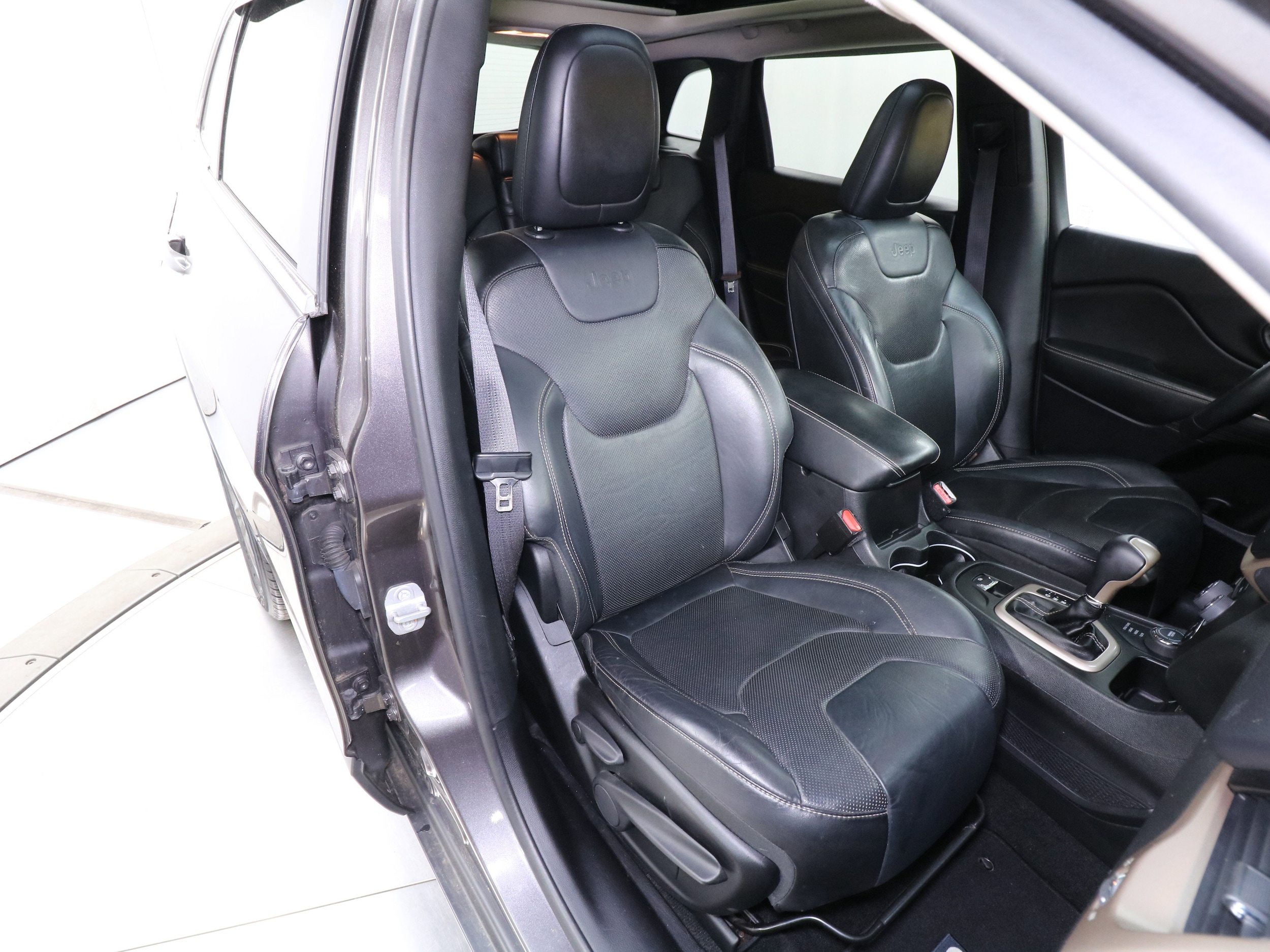 2014 Jeep Cherokee 17