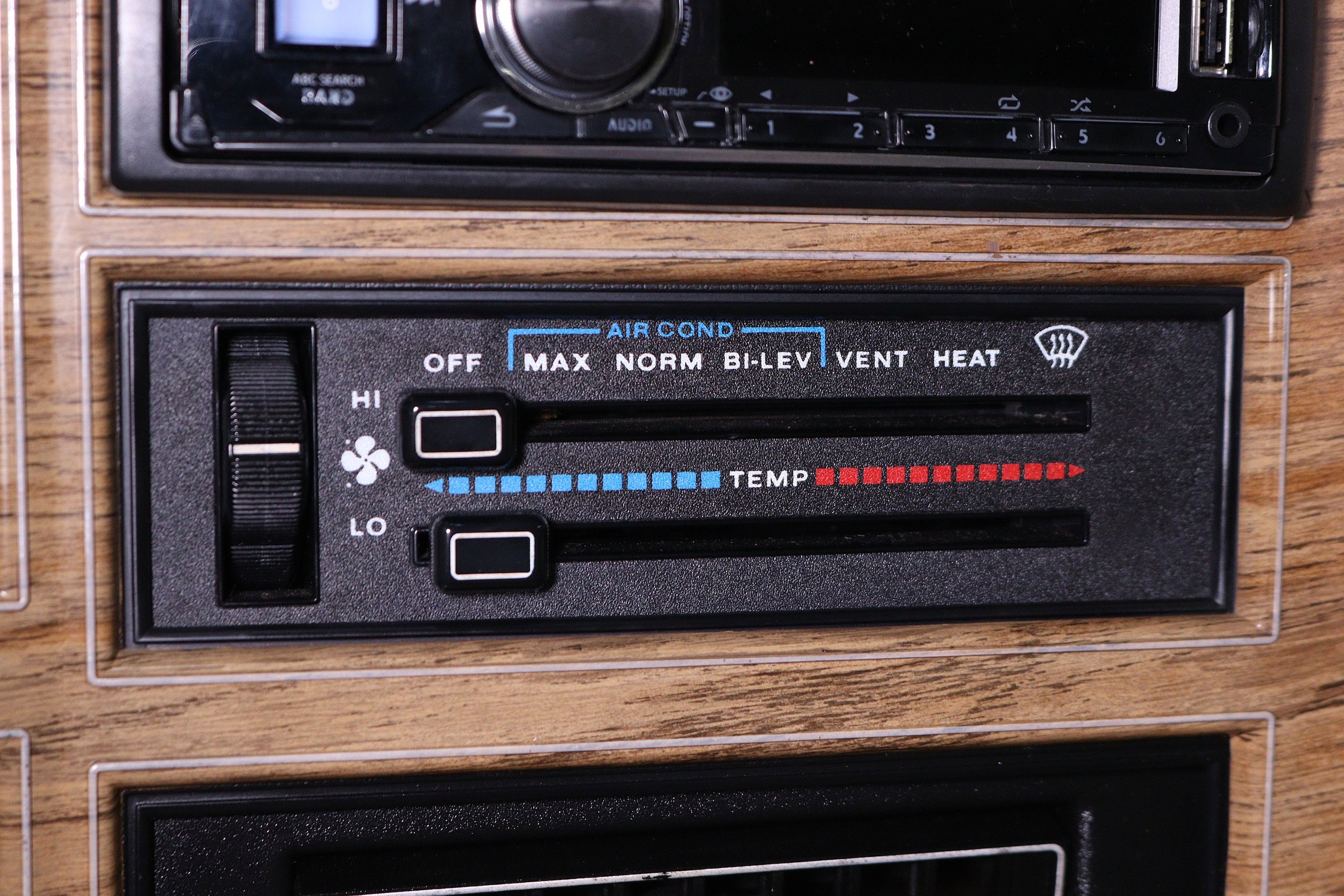 1989 Jeep Wagoneer Limited 15