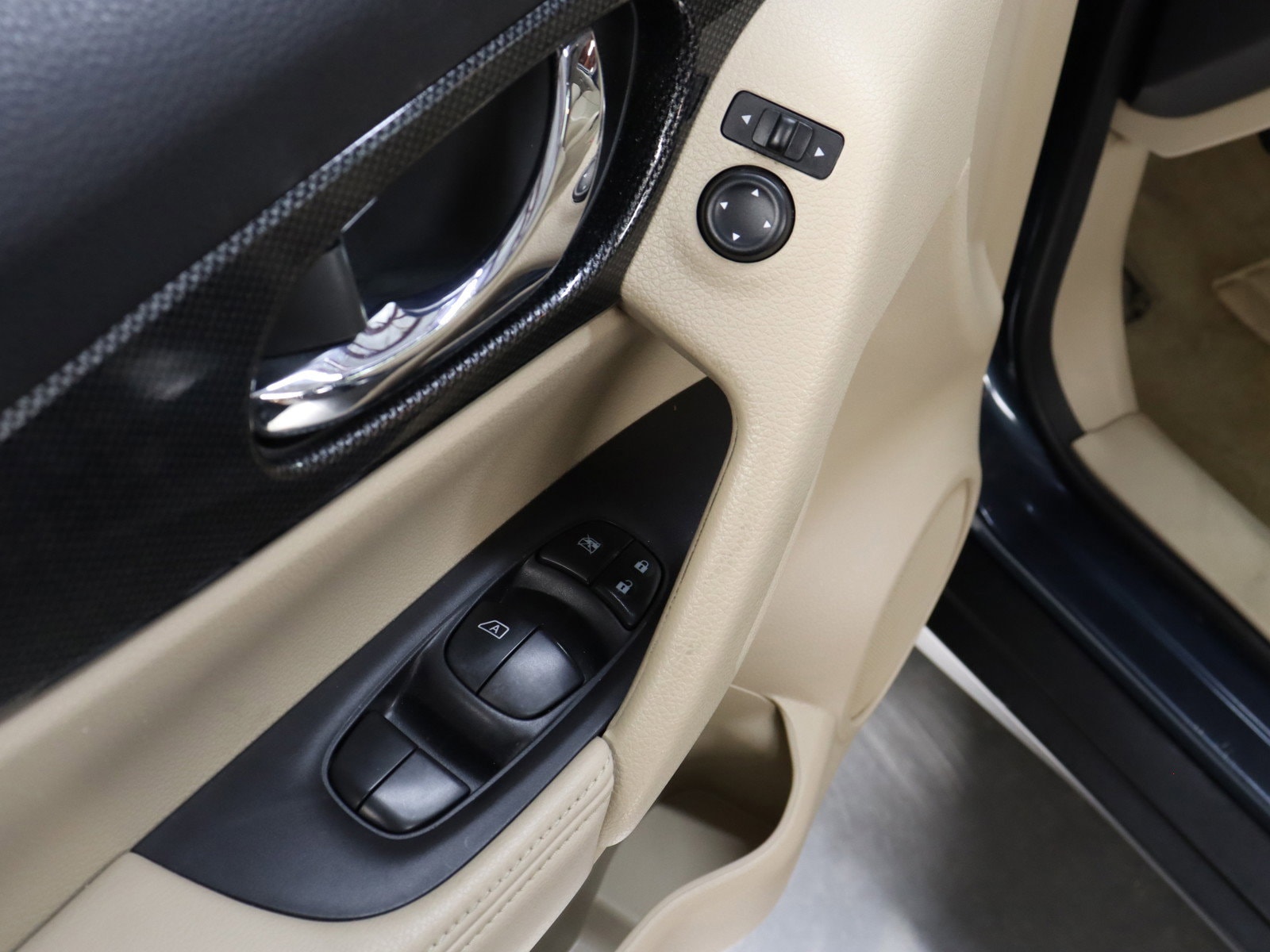 2014 Nissan Rogue 23