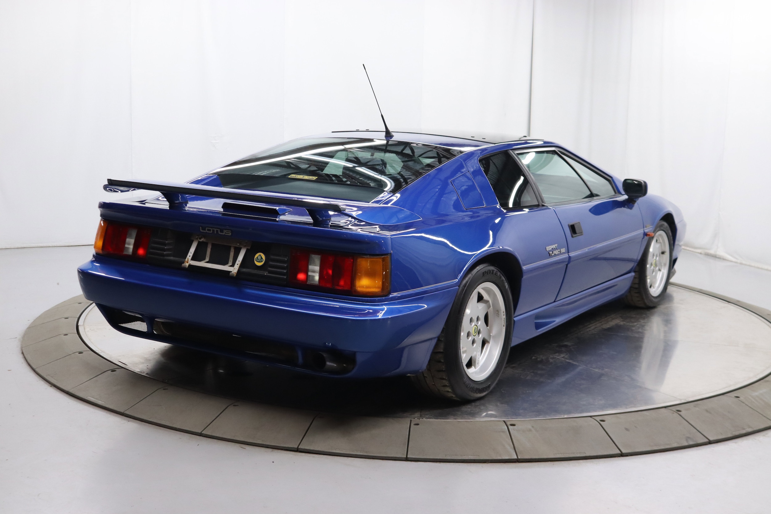 1990 Lotus Espirit Turbo SE 9
