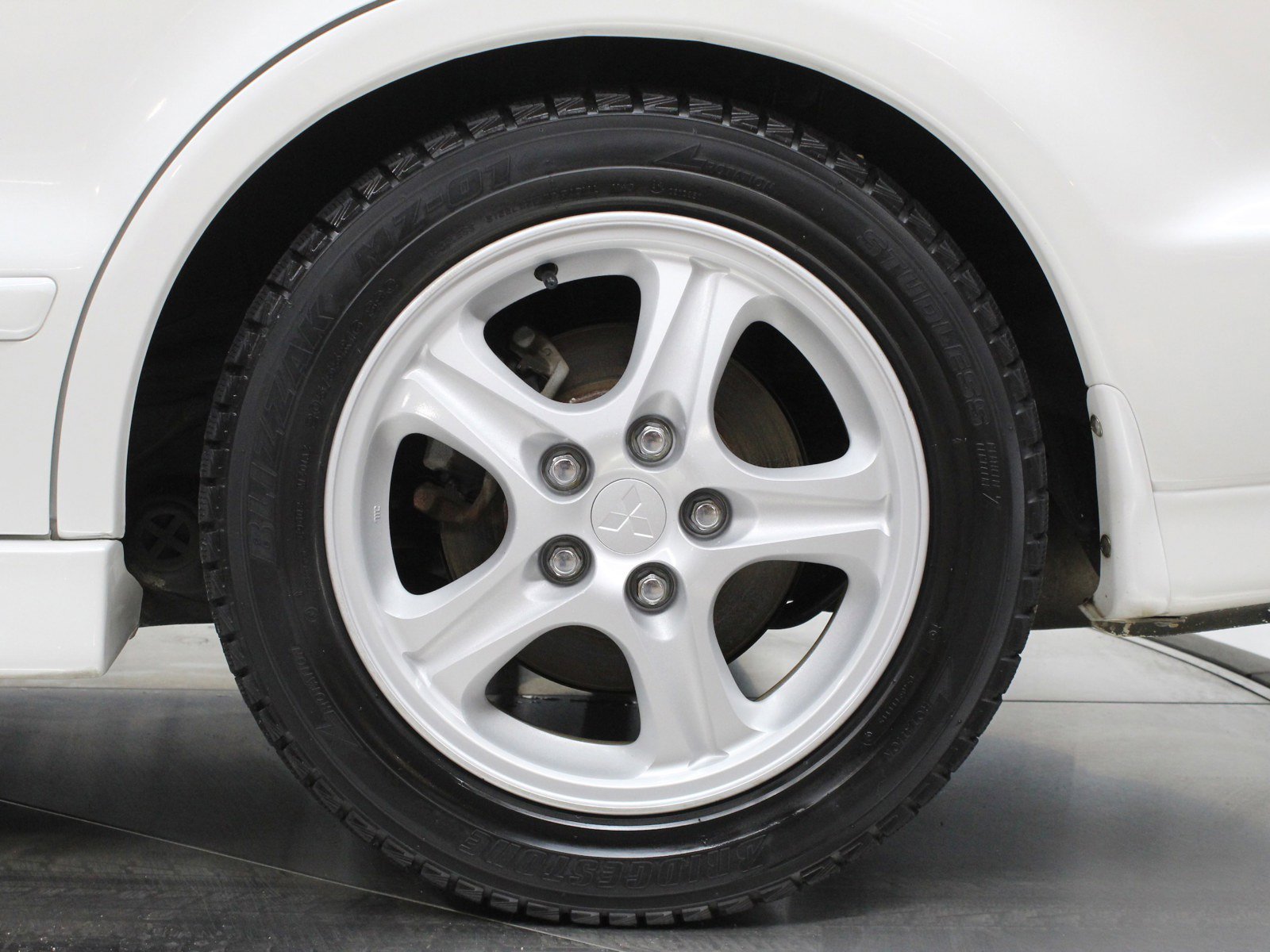 1997 Mitsubishi Legnum 33