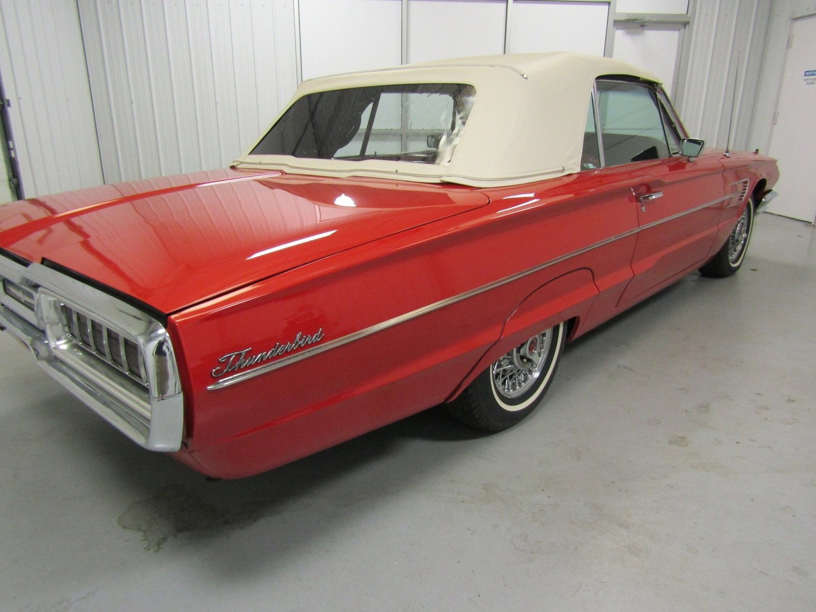 1965 Ford Thunderbird 44
