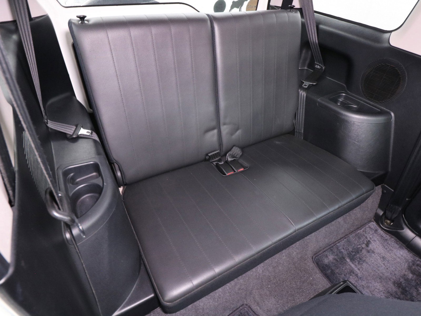 1998 Mitsubishi Pajero 18
