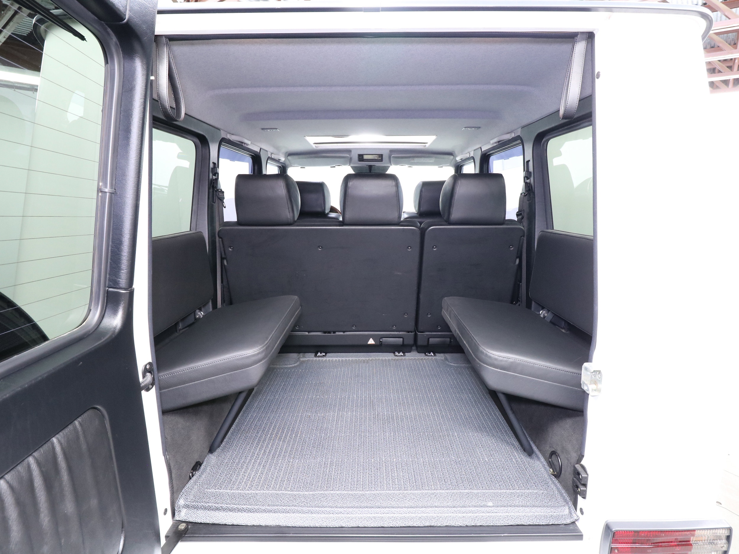 2000 Mercedes-Benz G500 31