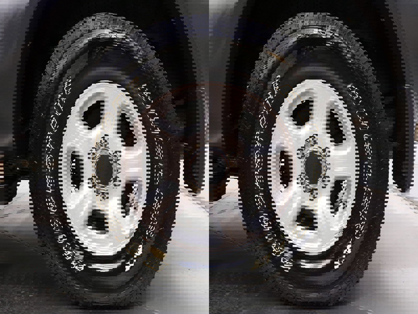 1997 Isuzu Vehicross 29