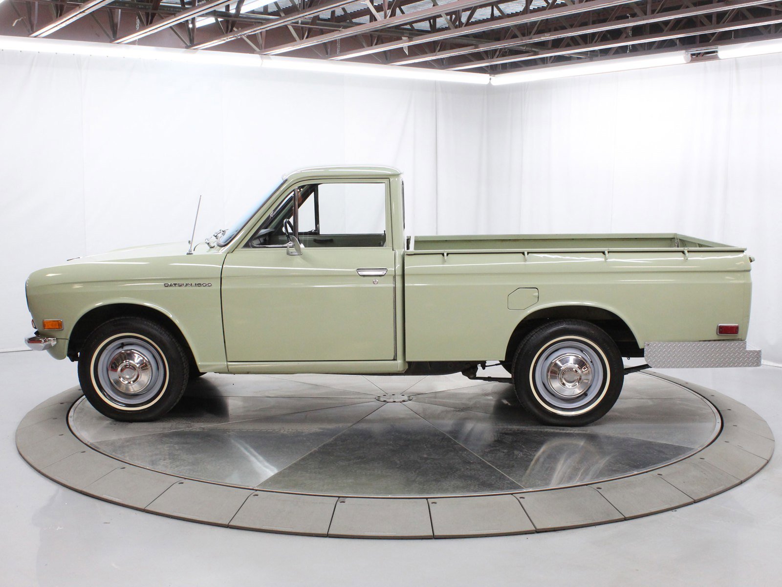 1971 Datsun 1600 6