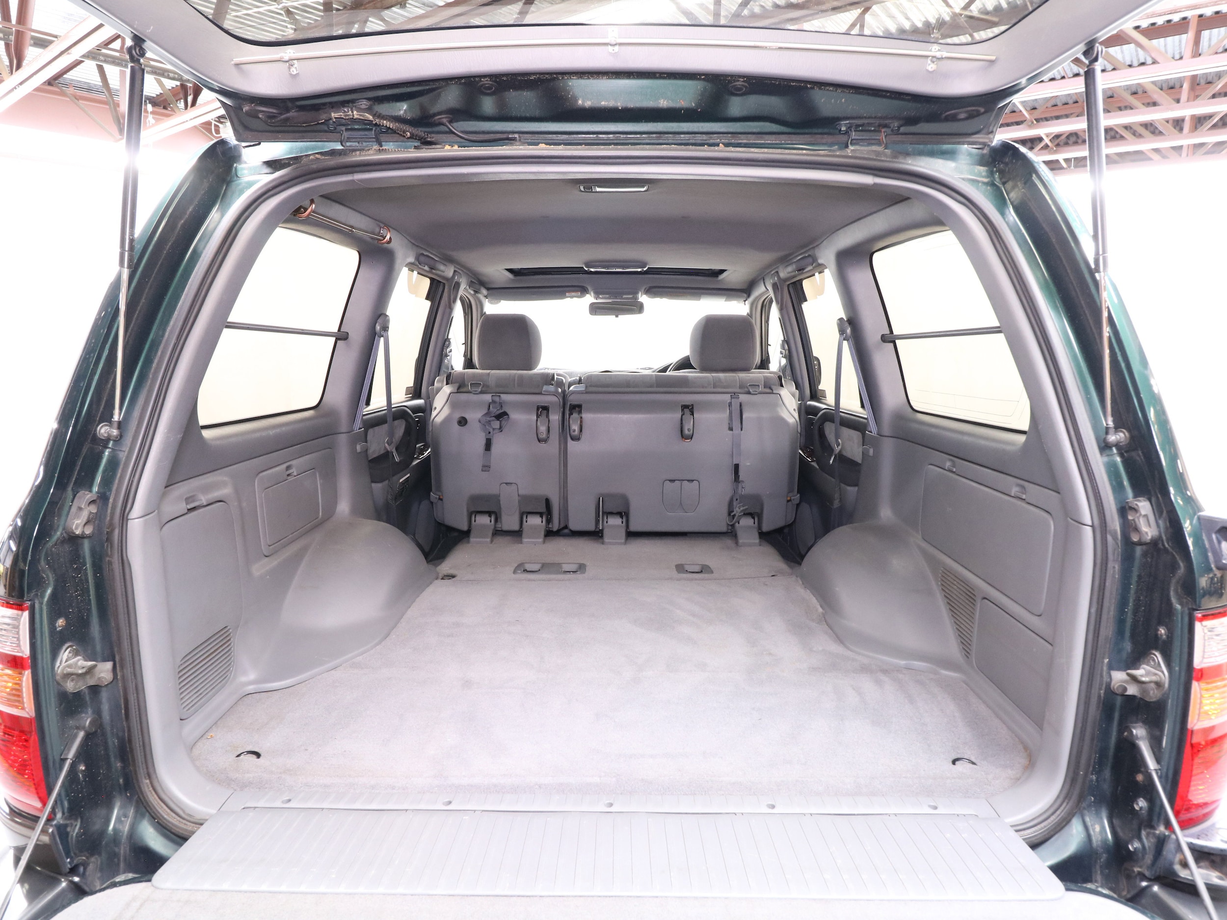 1998 Toyota Land Cruiser 29