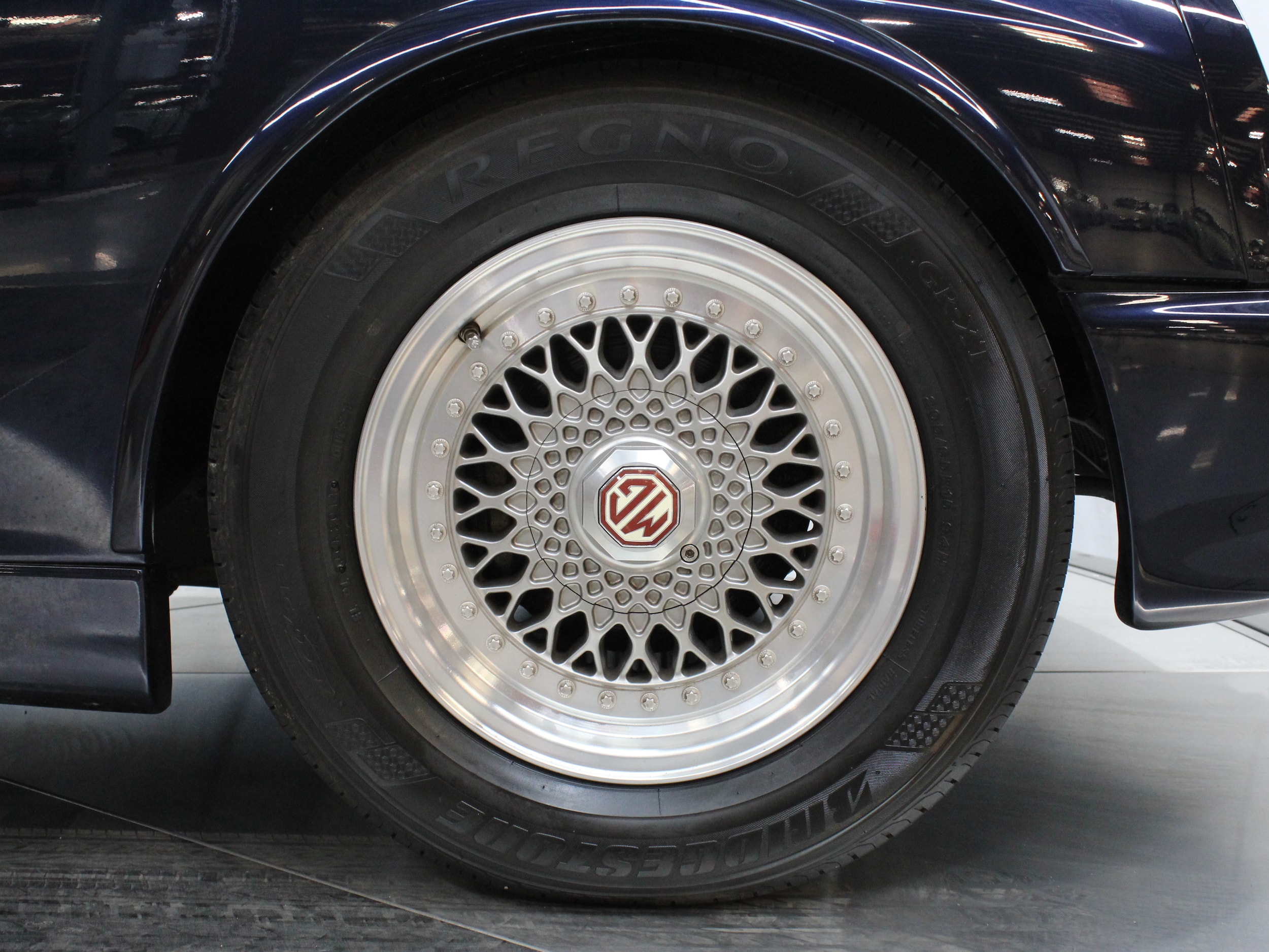 1994 Rover MG RV8 23