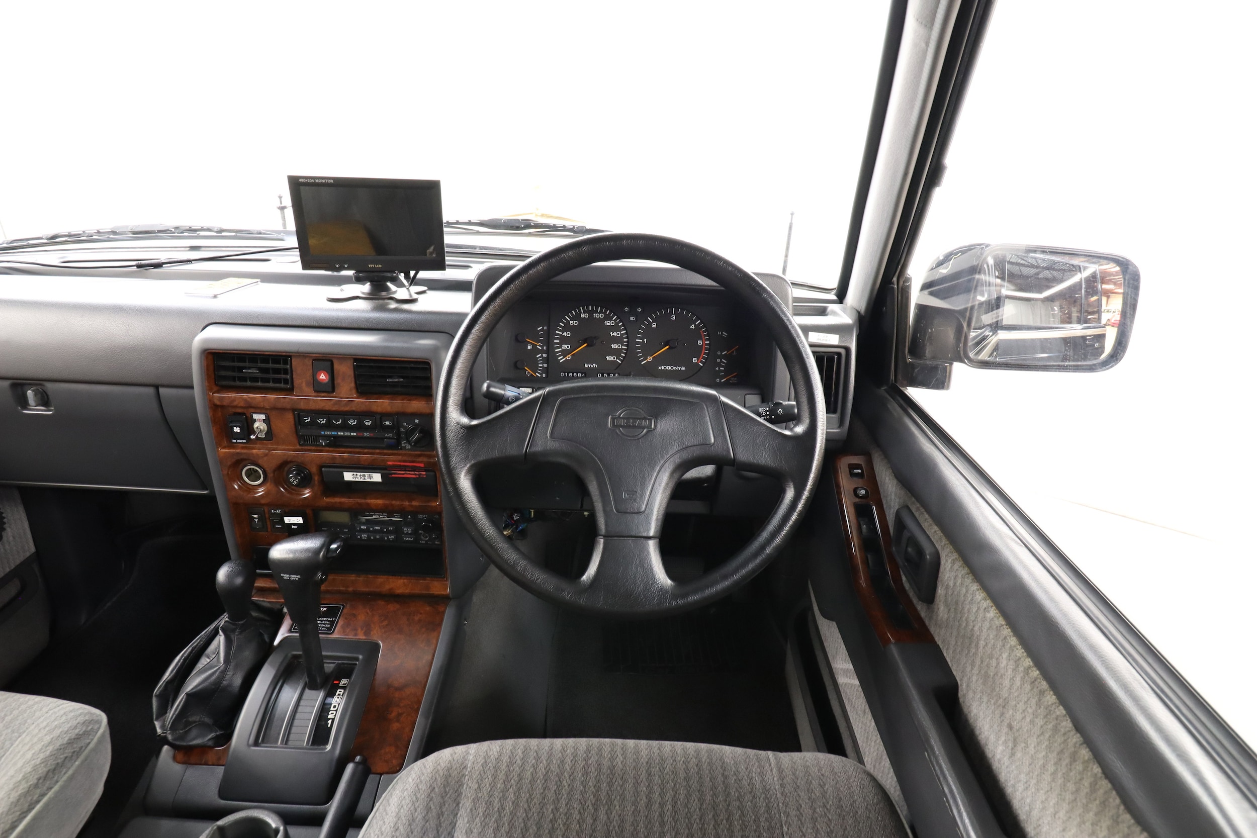 1995 Nissan Safari 12
