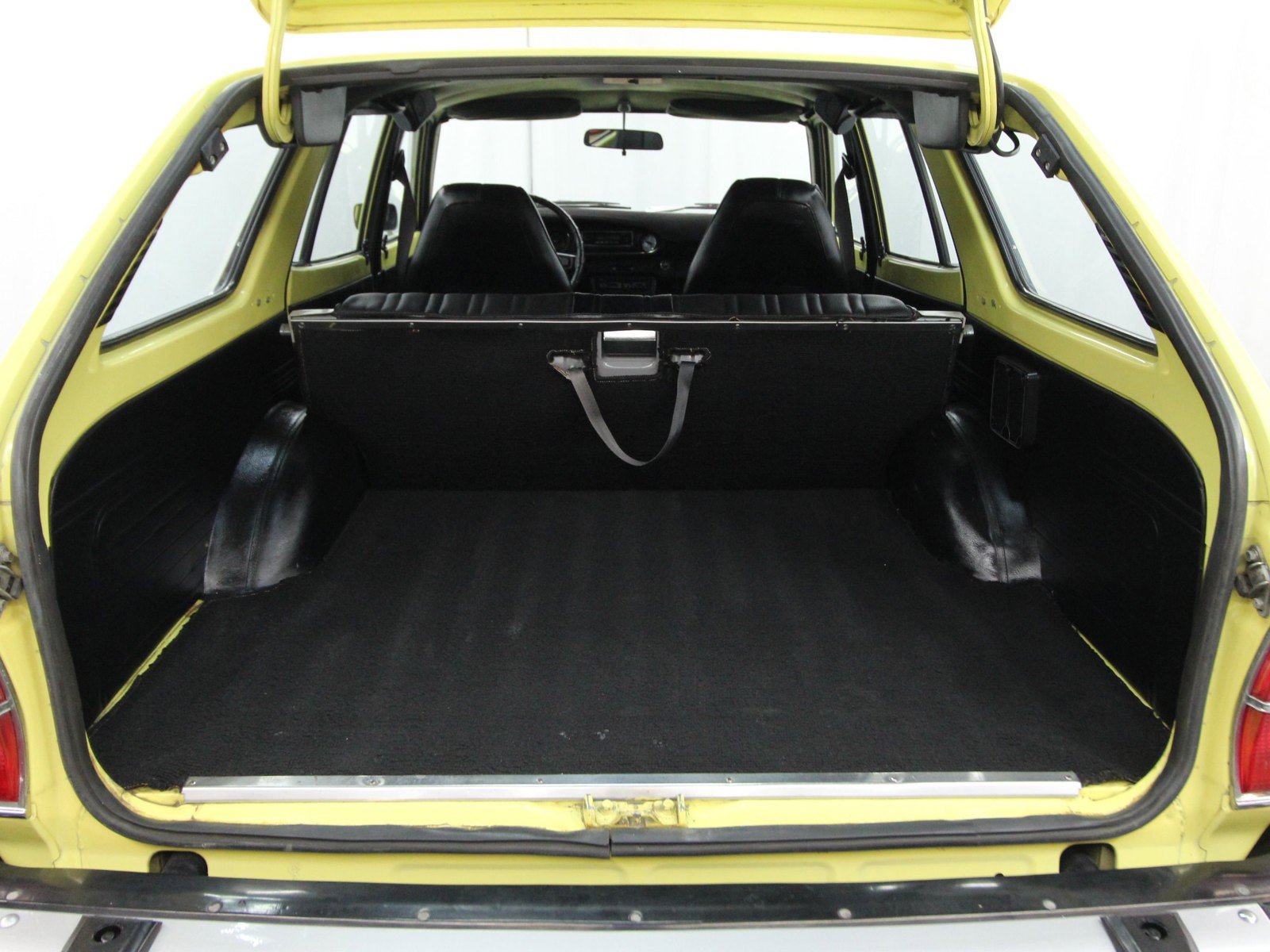 1974 Datsun 710 54