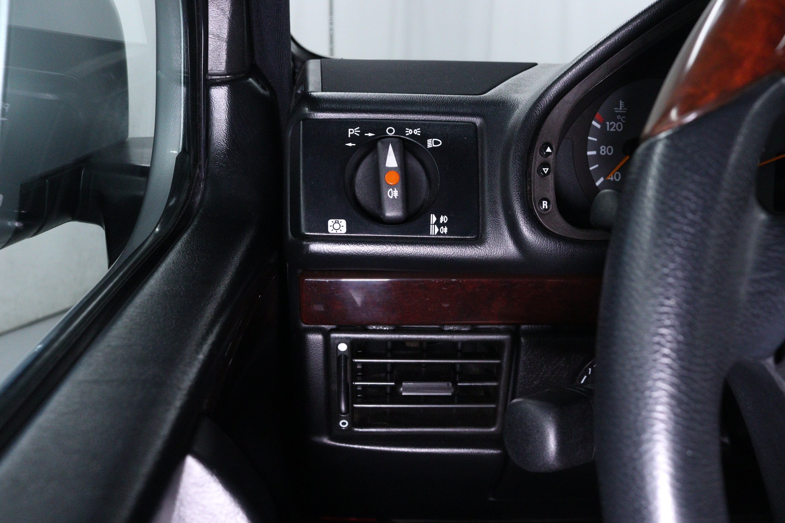 2000 Mercedes Benz AMG G55L 59