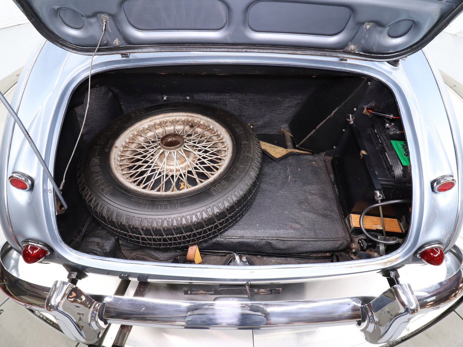 1960 Austin Healey 3000 39