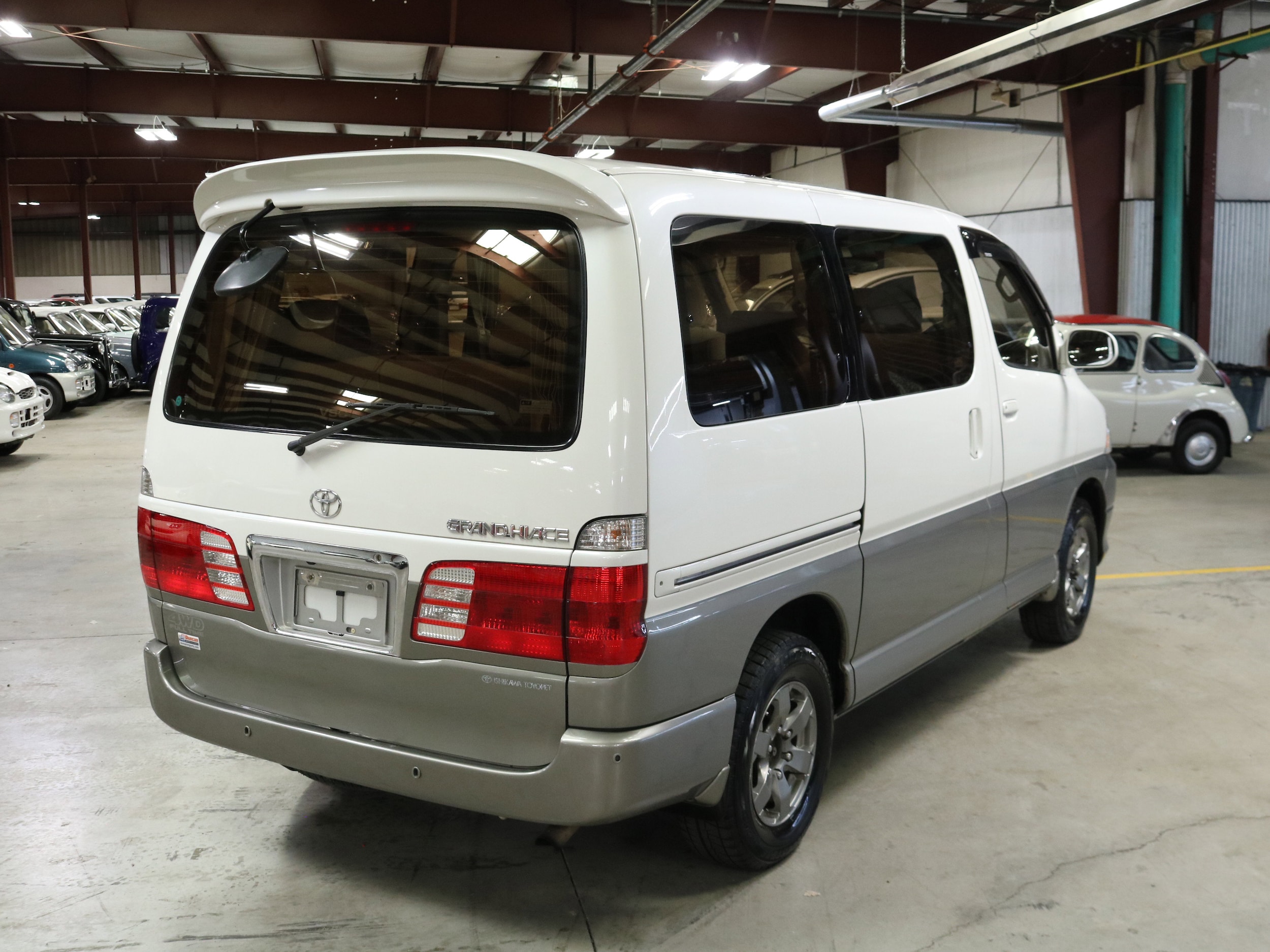 2000 Toyota Grand Hiace 7