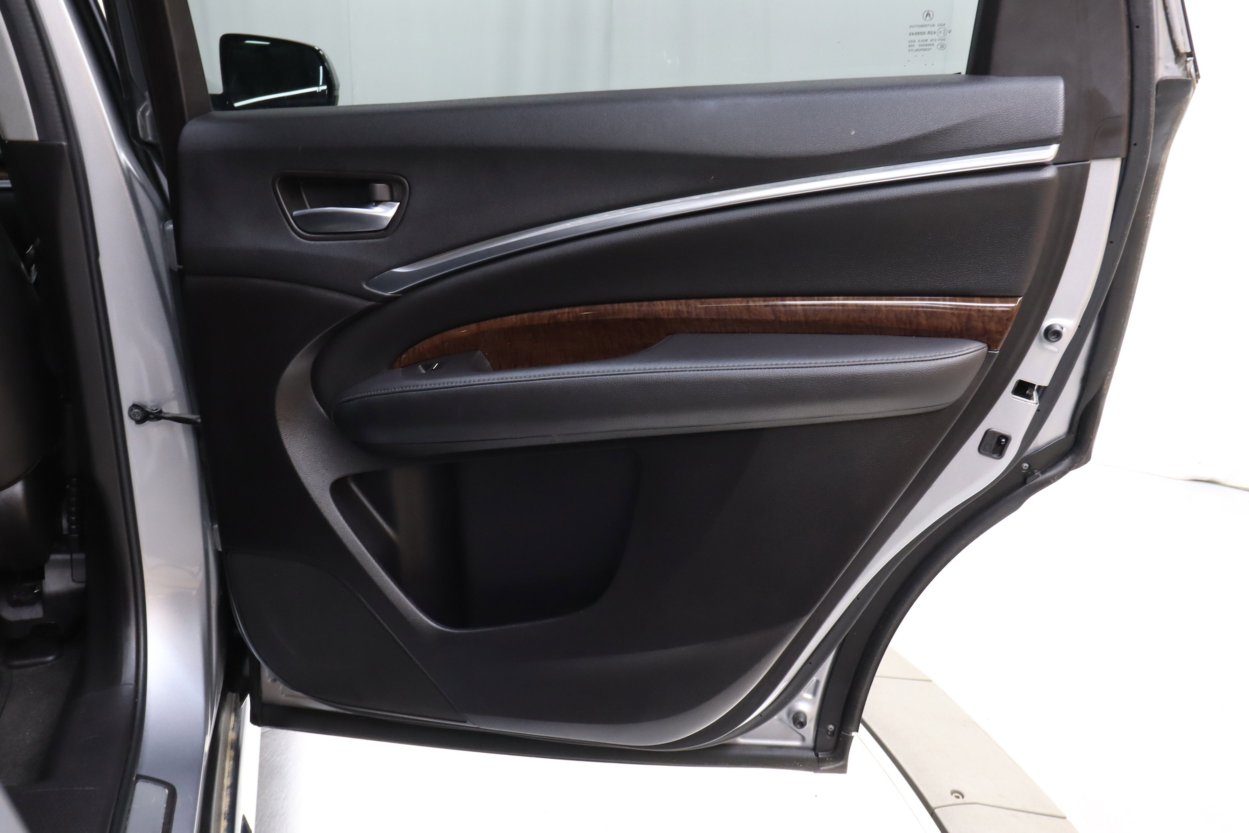 2017 Acura MDX 25