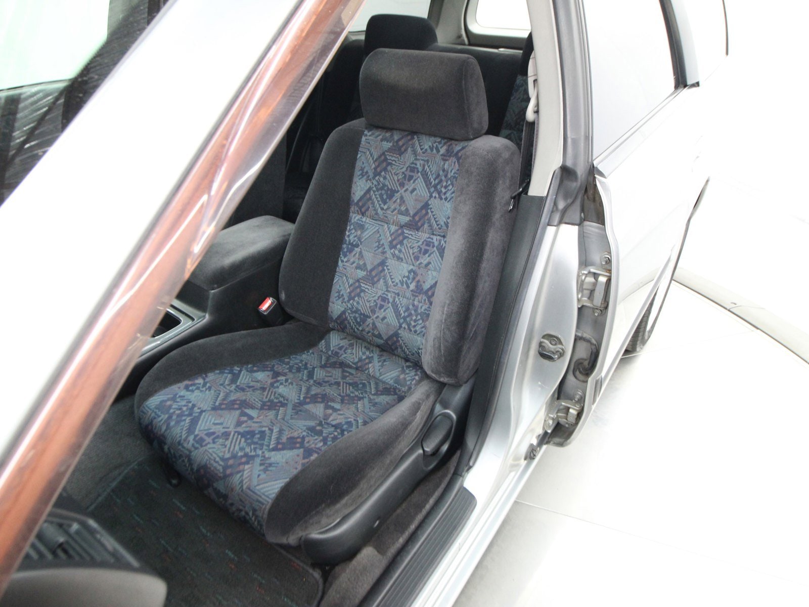1997 Nissan Stagea 17