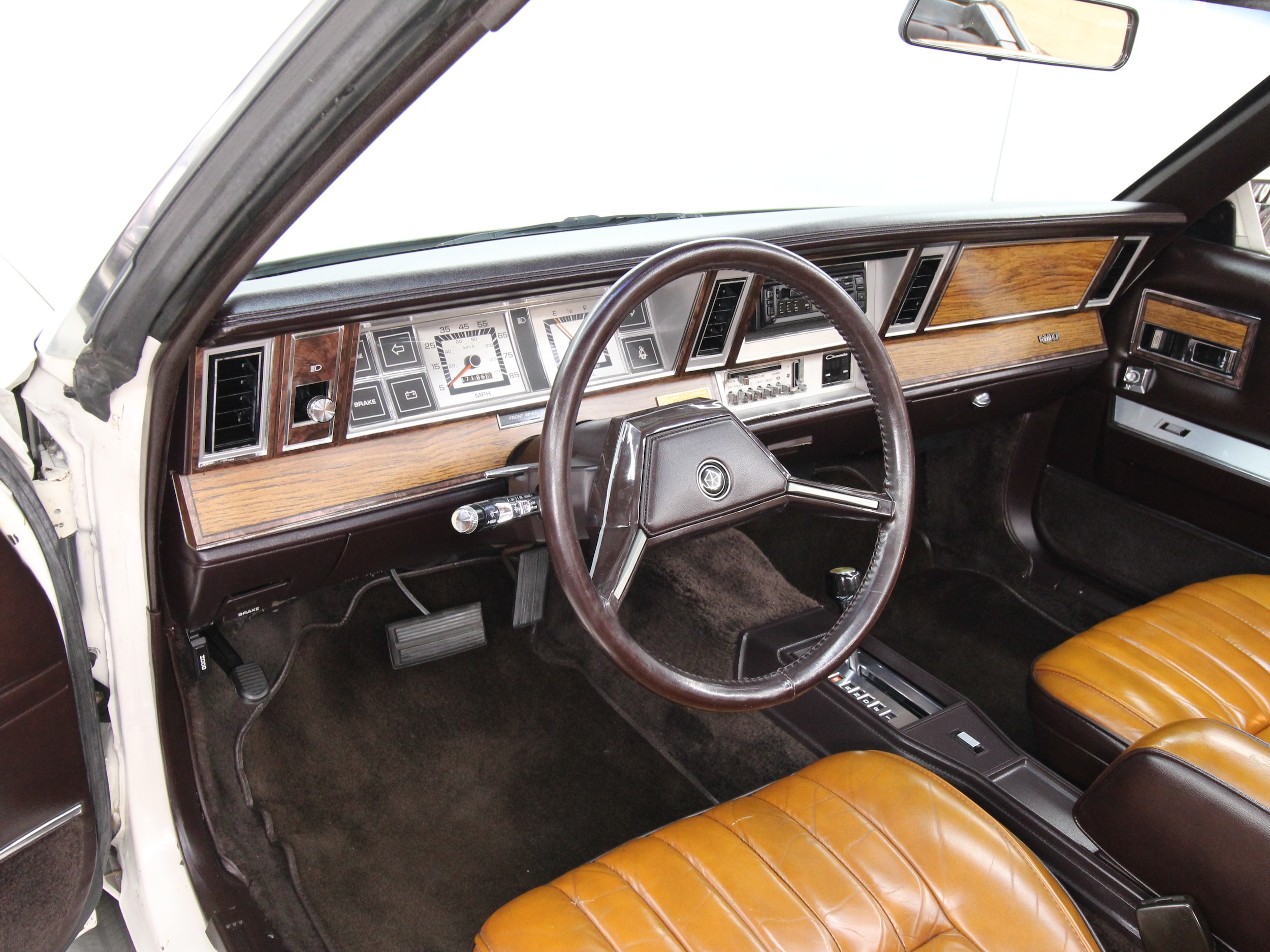 1982 Chrysler LeBaron 11