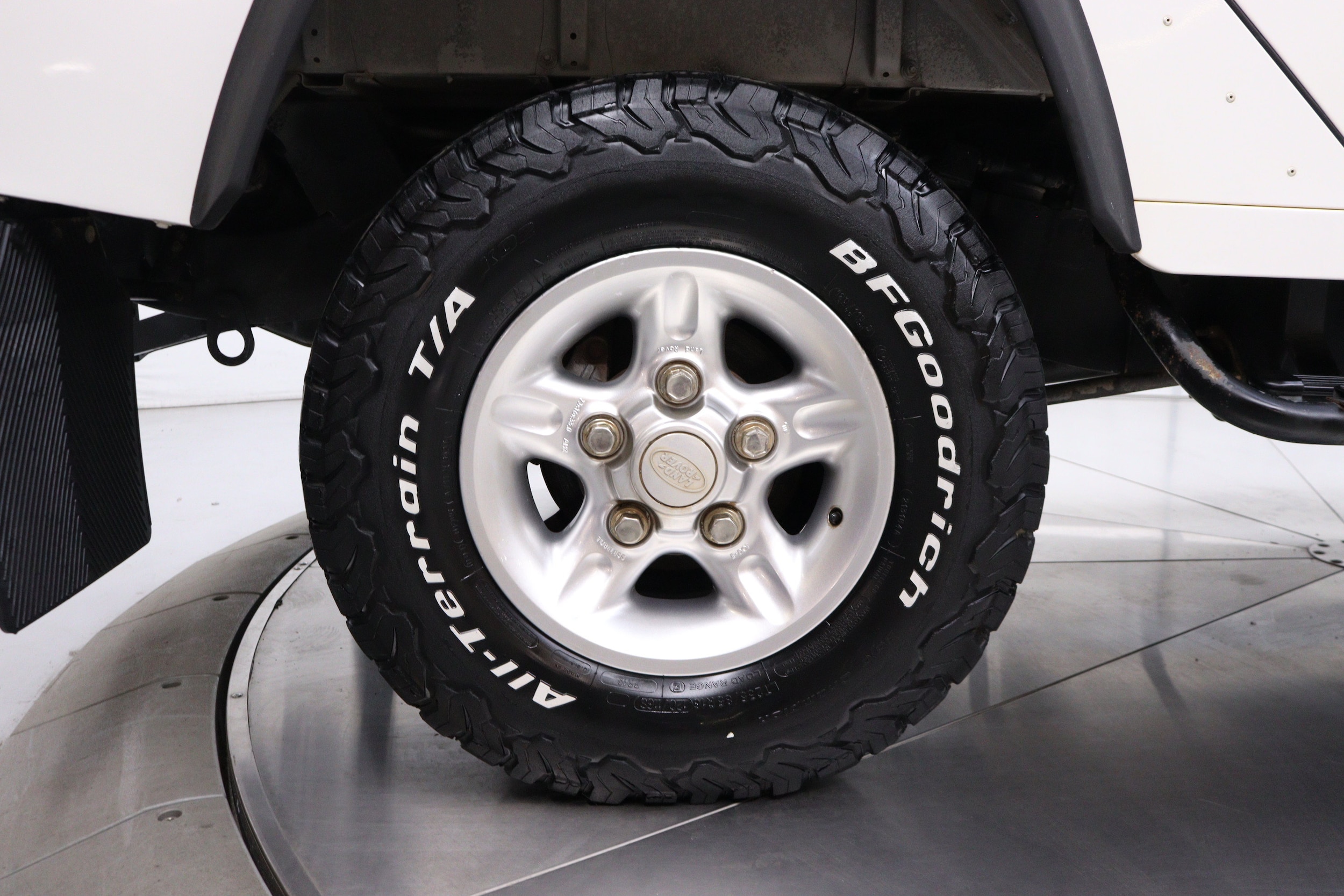 2001 Land Rover Defender 34