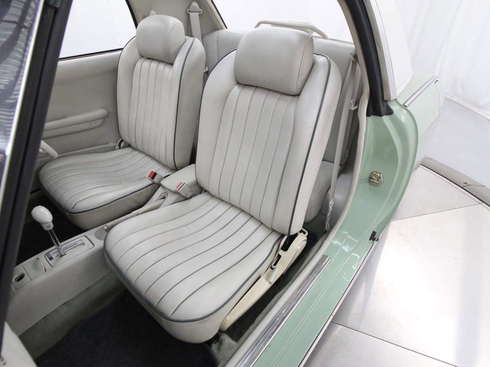 1991 Nissan Figaro 23