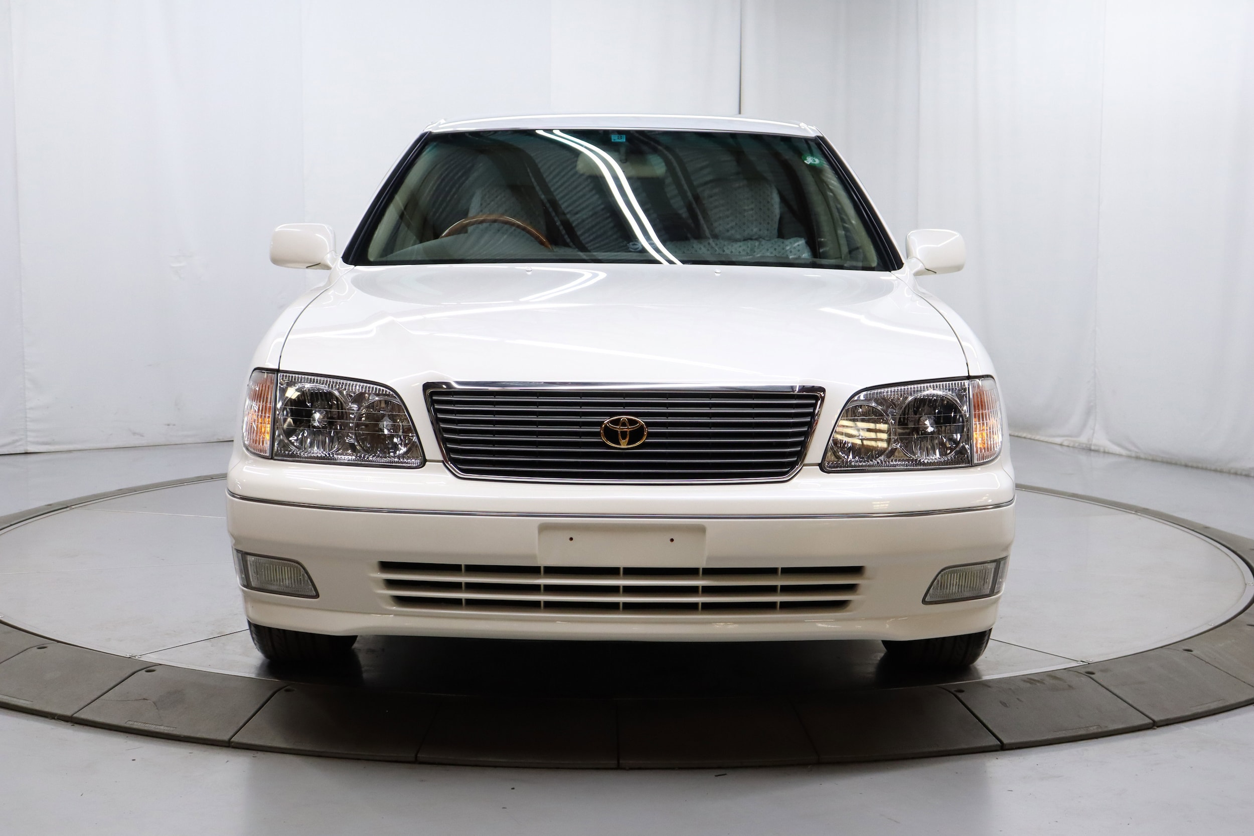 1999 Toyota Celsior 5