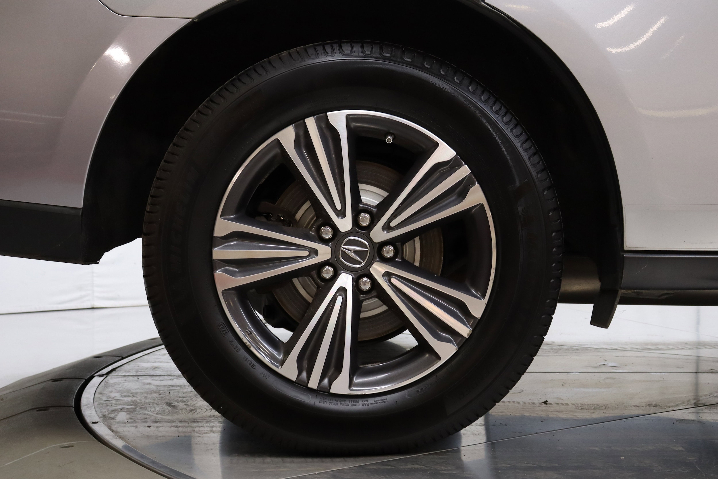 2017 Acura MDX 34