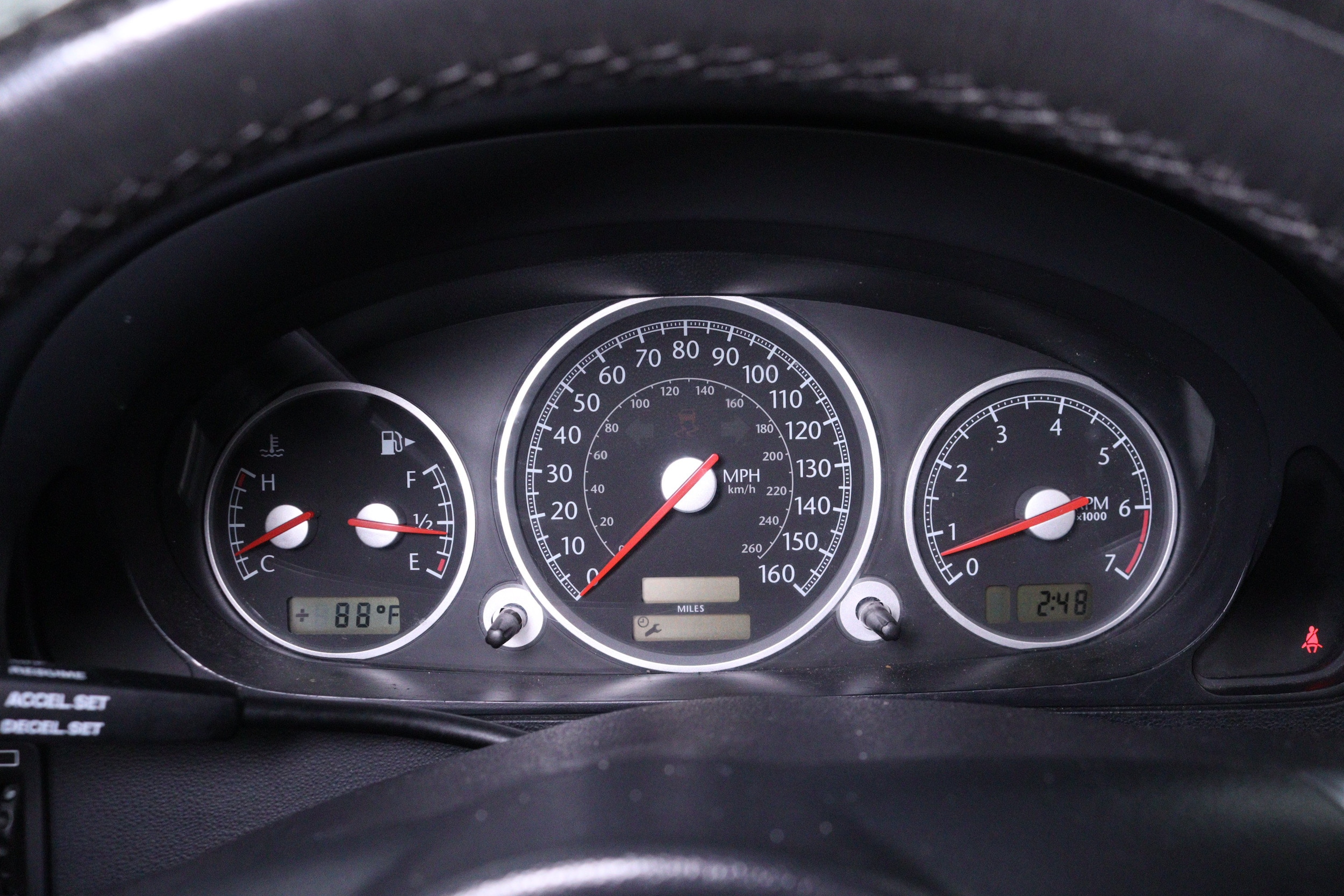 2005 Chrysler Crossfire 17