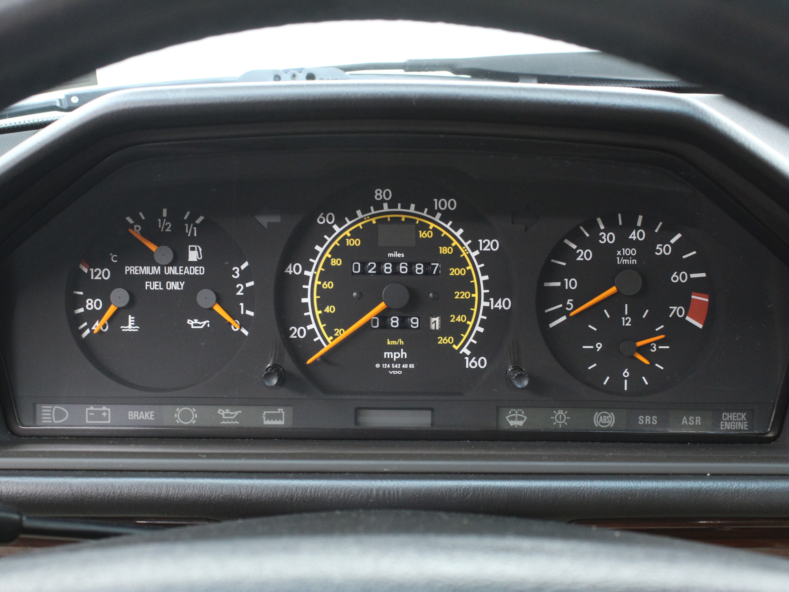 1994 Mercedes-Benz E320 11